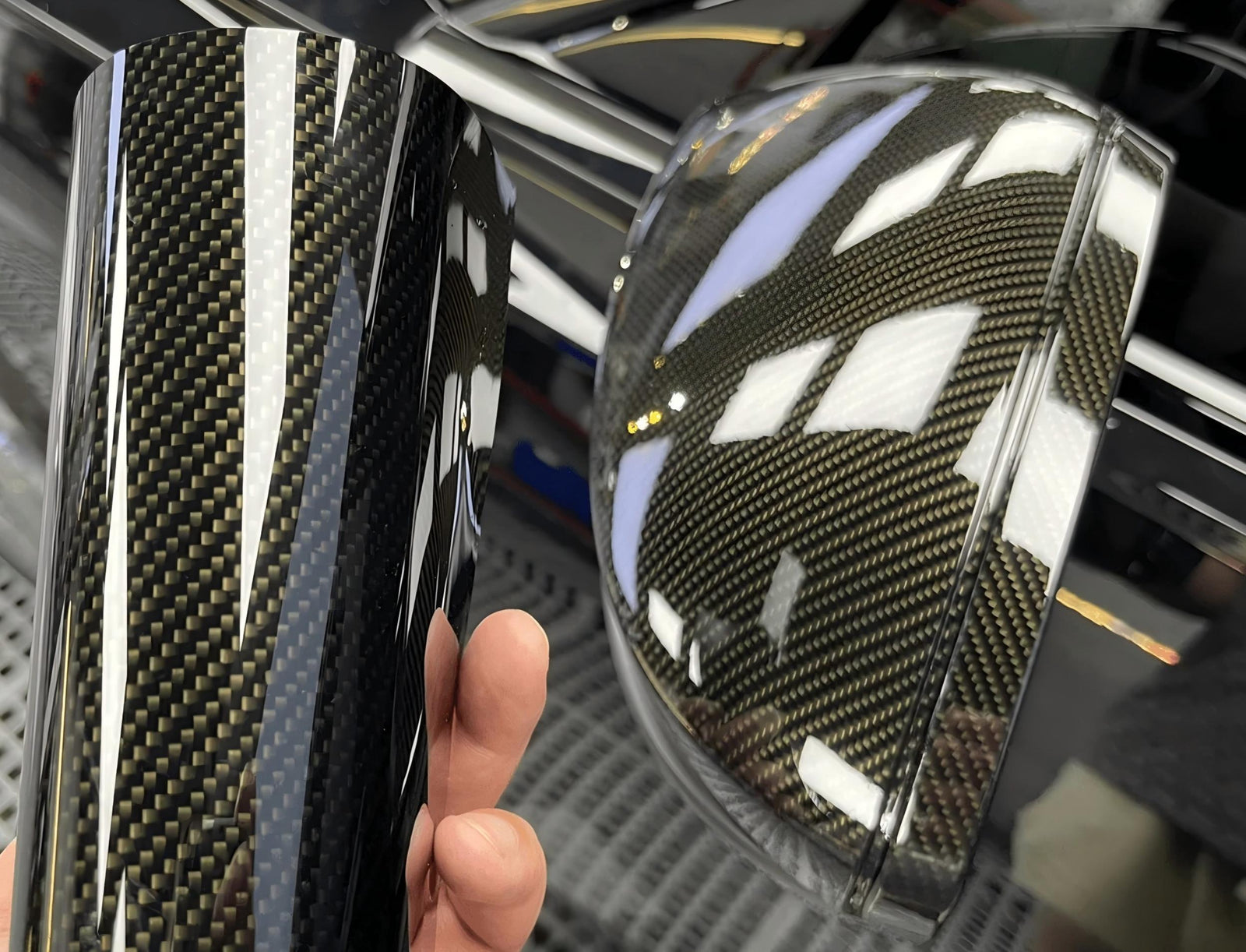 Gloss Emulational 9D Carbon Fiber Black Car Vinyl Wrap PET product image 5 - Veloro carbon fiber vinyl wrap