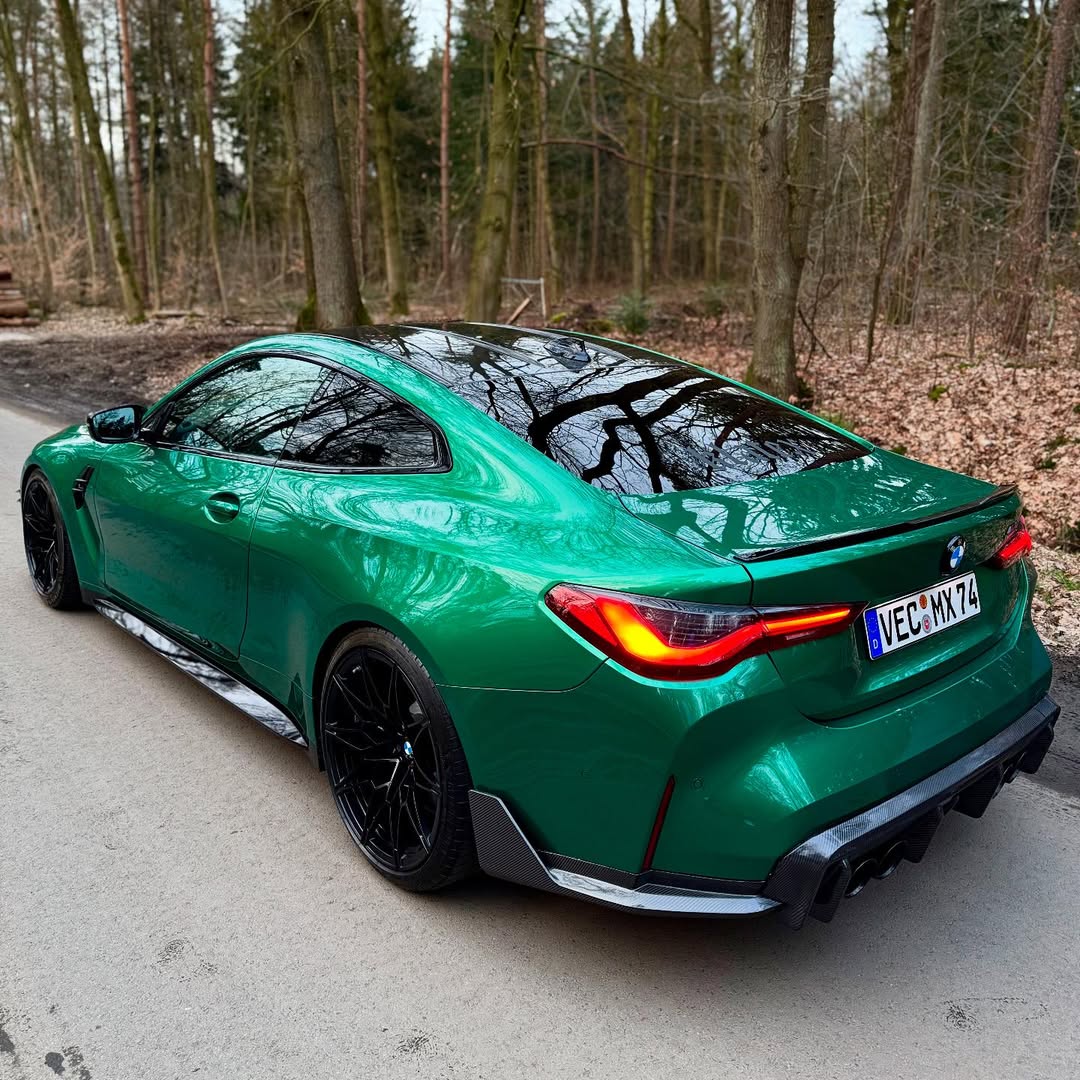 Gloss Metallic Isle Of Man Green Car Vinyl Wrap product image 10 - Veloro metallic vinyl wrap