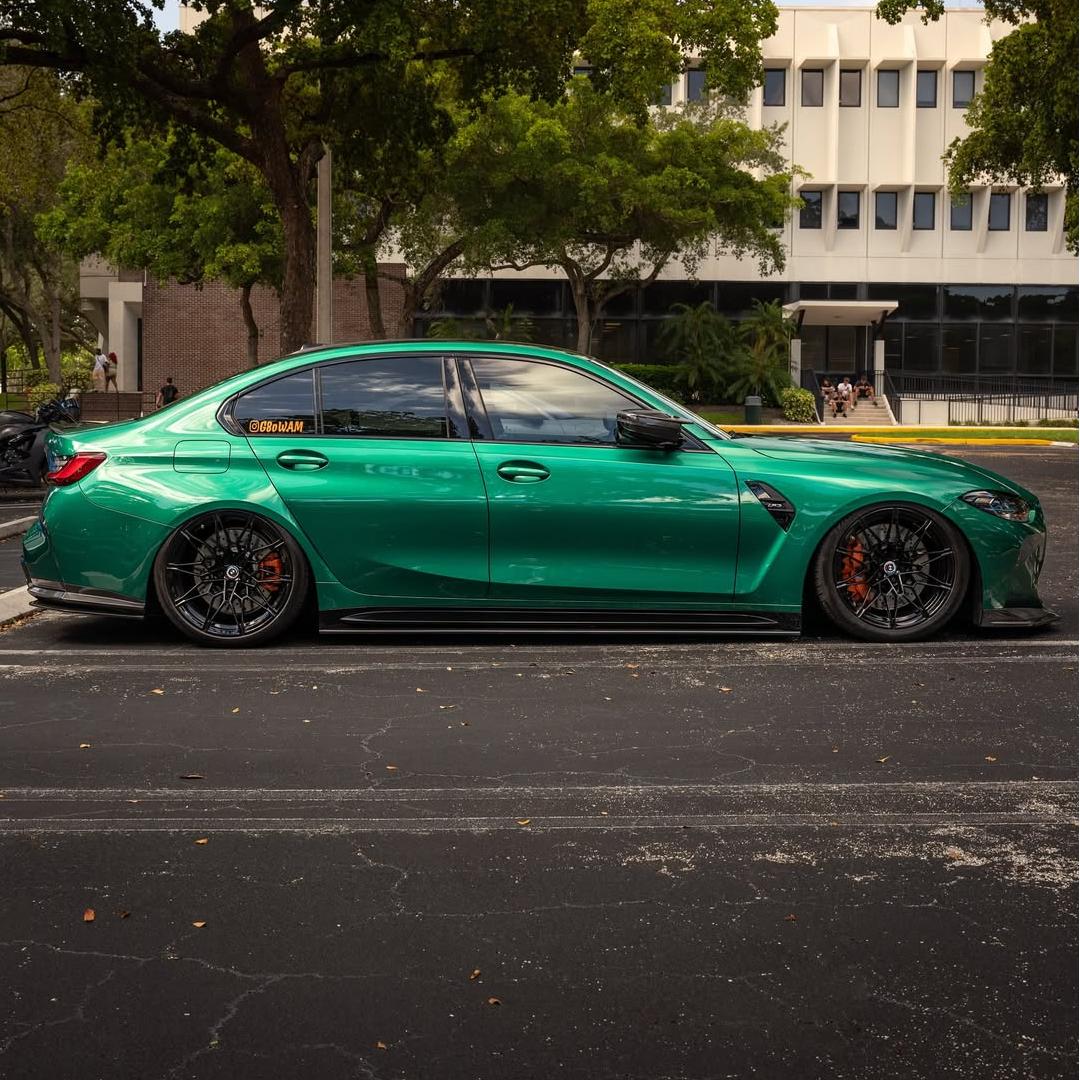 Gloss Metallic Isle Of Man Green Car Vinyl Wrap product image 5 - Veloro metallic vinyl wrap