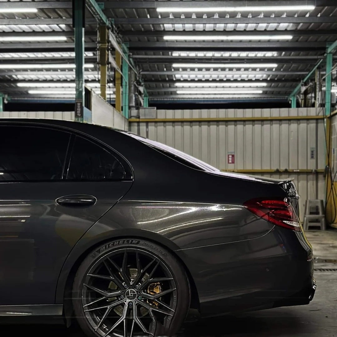 Gloss Metallic Diamond Graphite Grey Car Vinyl Wrap BMW PET product image 8 - Veloro metallic vinyl wrap