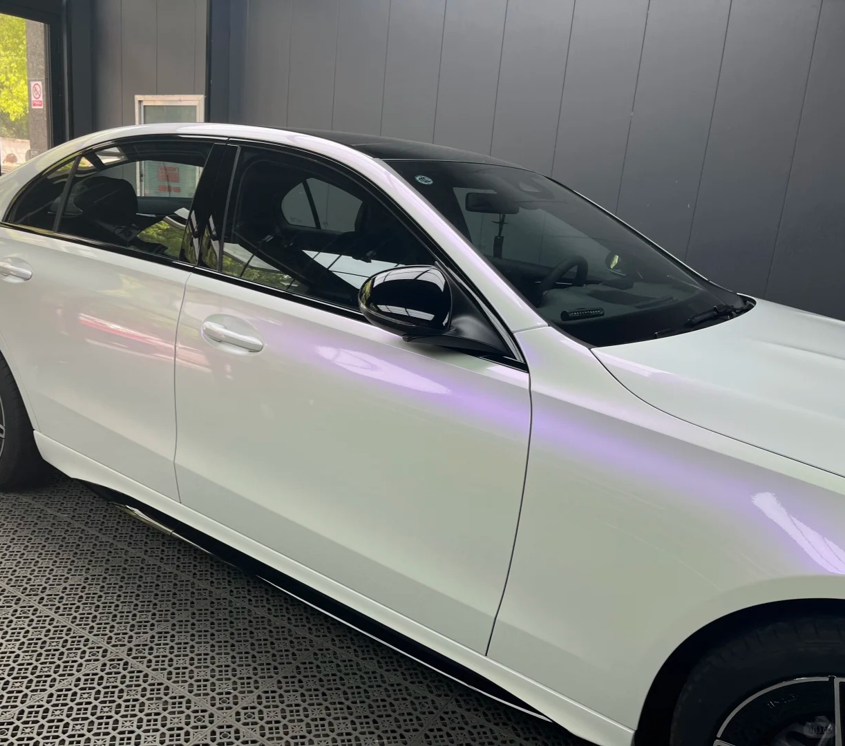 Gloss Chameleon Purple White Car Vinyl Wrap PET product image 4 - Veloro color shift vinyl wrap