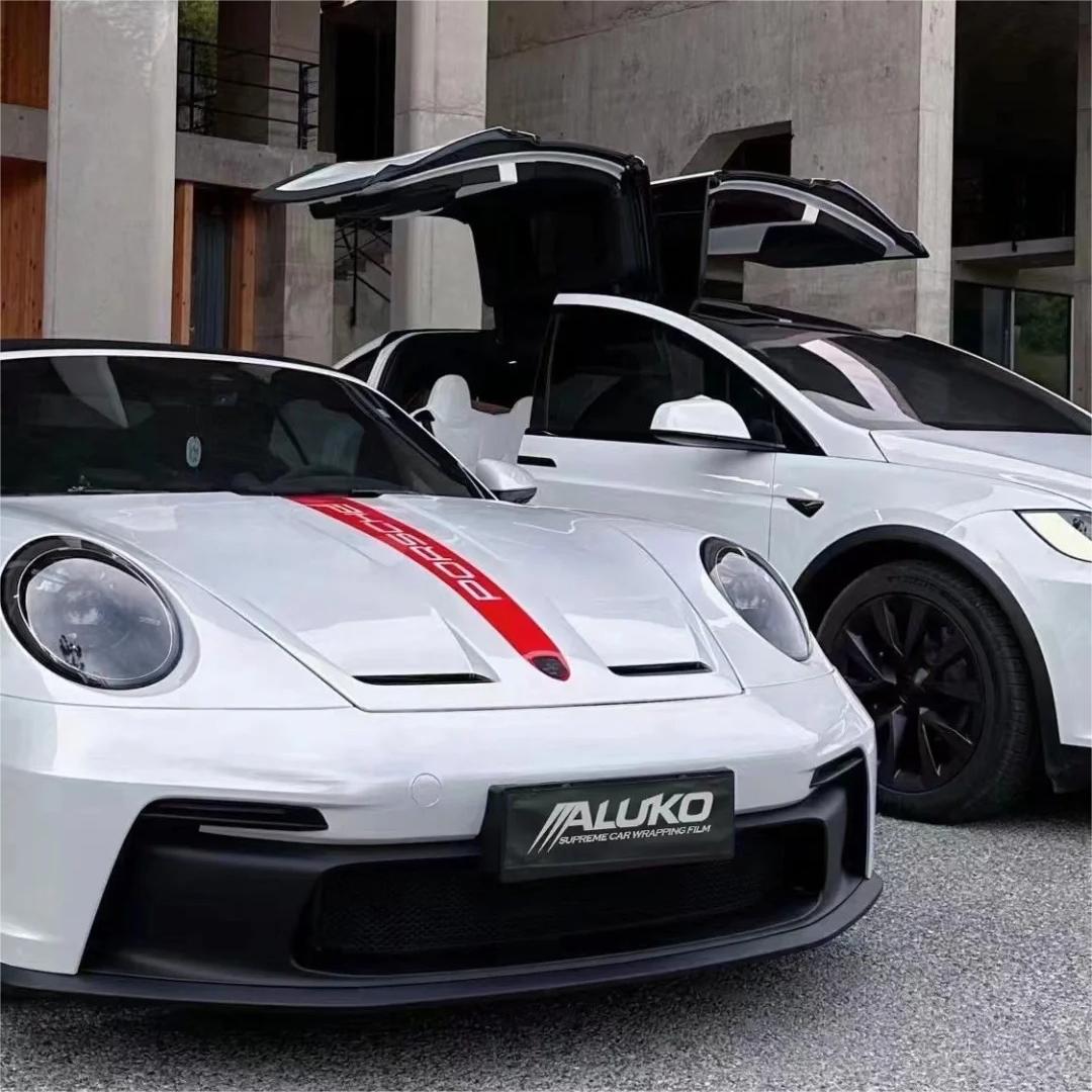Gloss Crescent White Car Vinyl Wrap PET product image 3 - Veloro gloss vinyl wrap