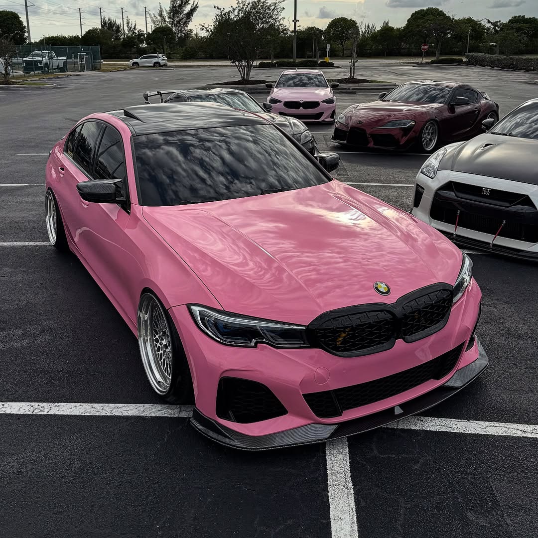 Gloss Crystal Light Pink Car Vinyl Wrap PET product image 2 - Veloro gloss vinyl wrap
