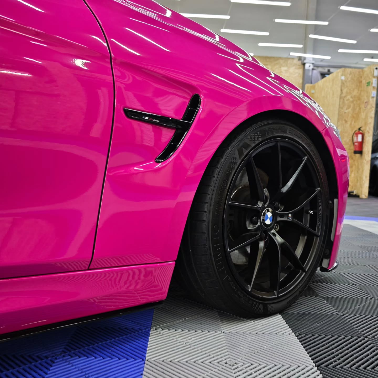 Gloss Crystal Rose Red Car Vinyl Wrap PET product image 6 - Veloro gloss vinyl wrap