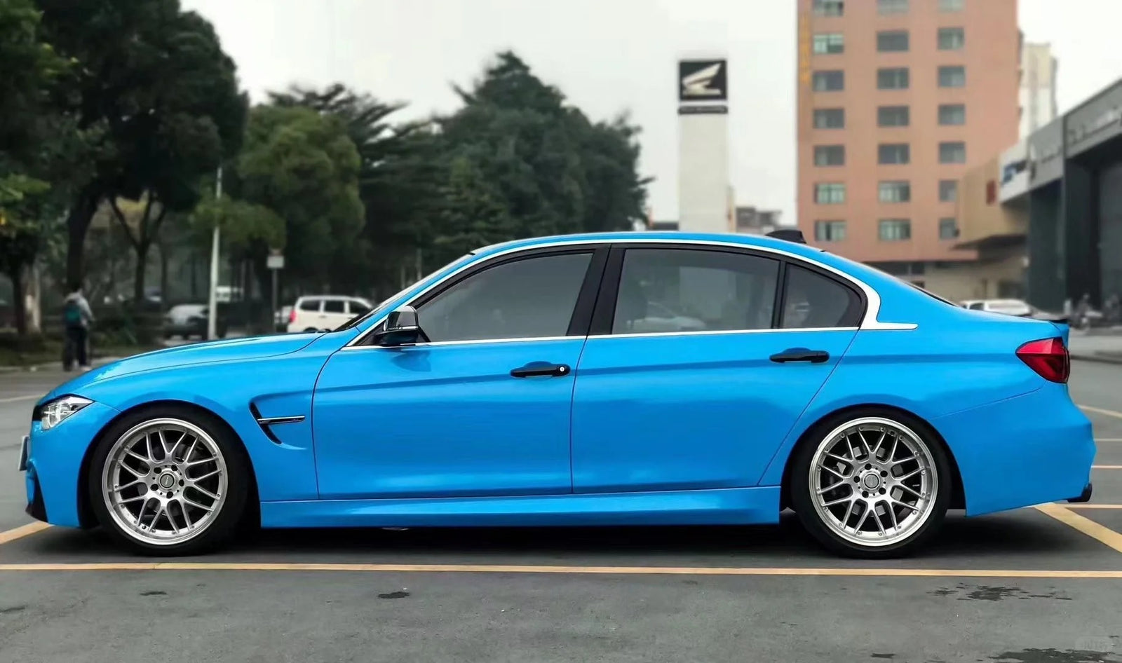 Gloss Crystal Sky Blue Car Viny Wrap PET product image 8 - Veloro gloss vinyl wrap