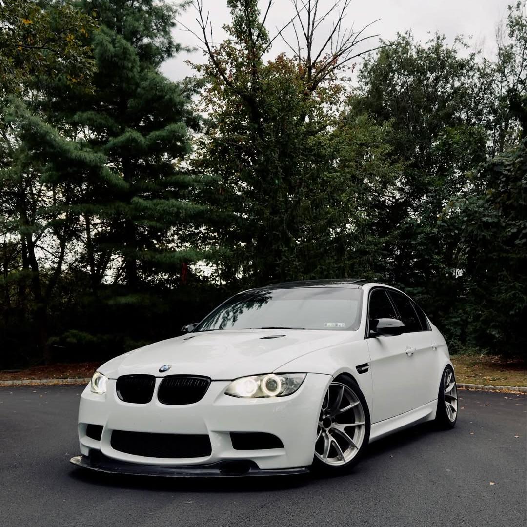 Gloss Crystal White Car Vinyl Wrap PET product image 3 - Veloro gloss vinyl wrap