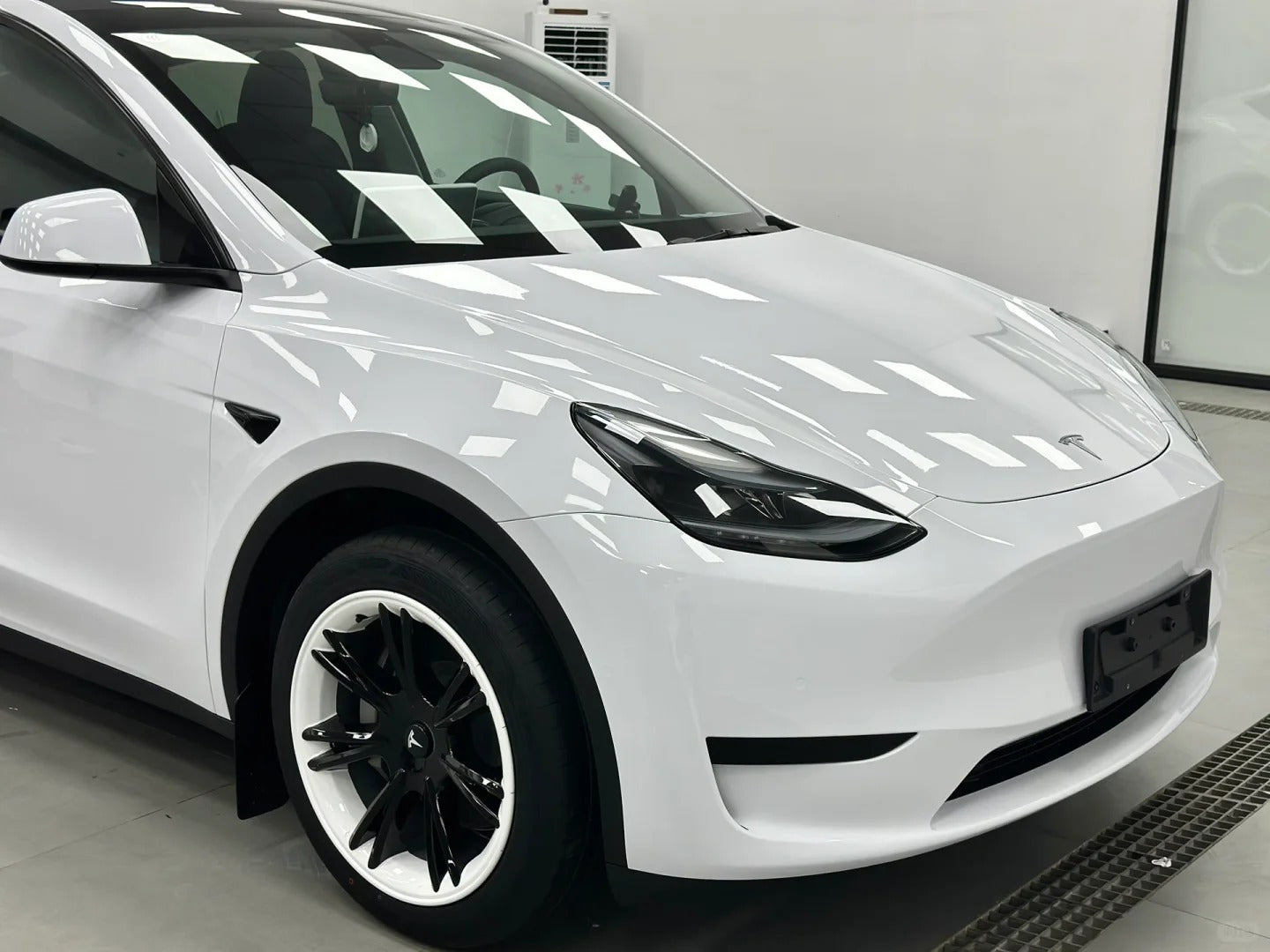 Gloss Crystal White Car Vinyl Wrap PET product image 8 - Veloro gloss vinyl wrap