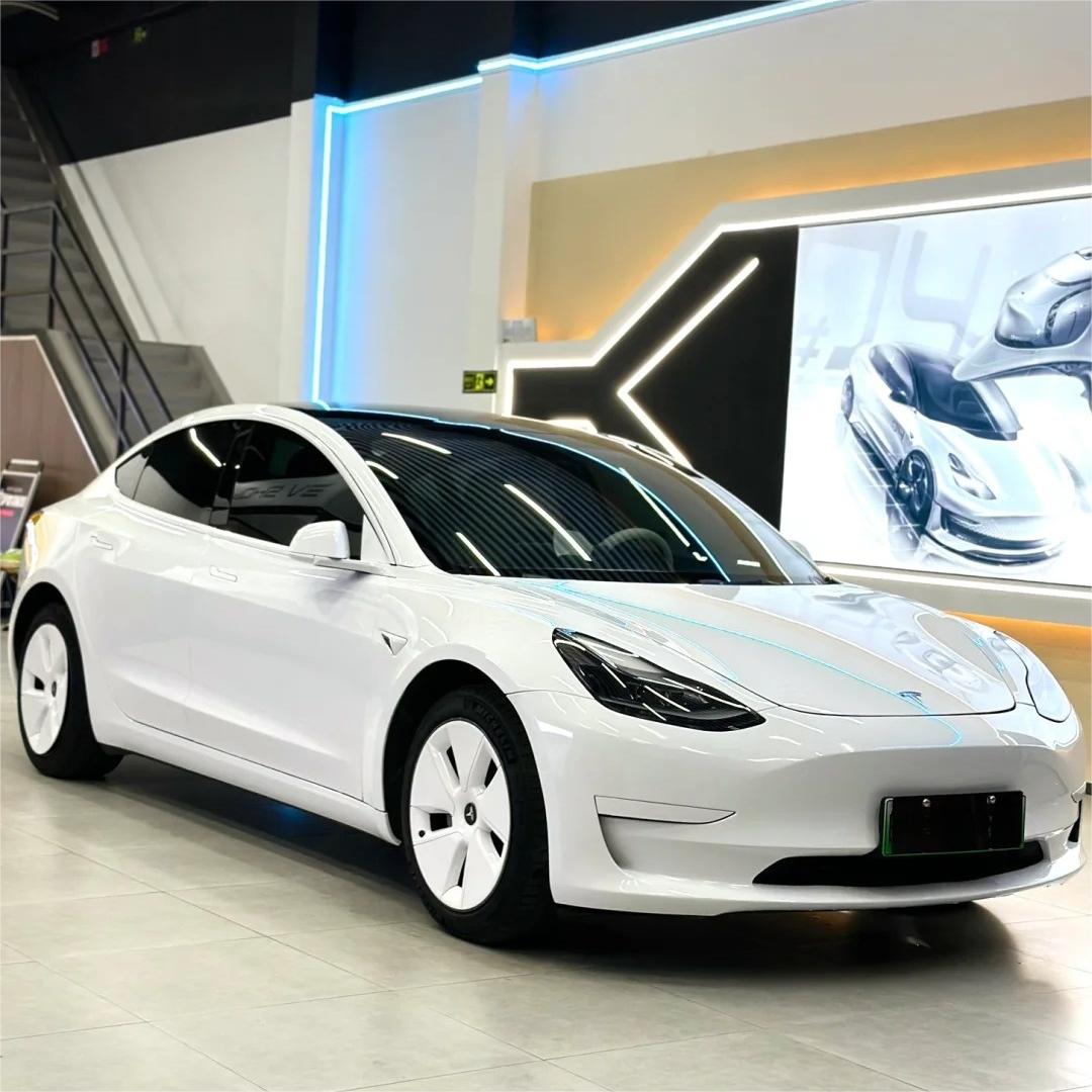 Gloss Crystal White Car Vinyl Wrap PET product image 2 - Veloro gloss vinyl wrap