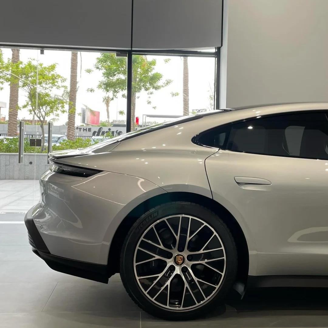 Gloss Dolomite Grey Car Vinyl Wrap Porsche product image 5 - Veloro gloss vinyl wrap