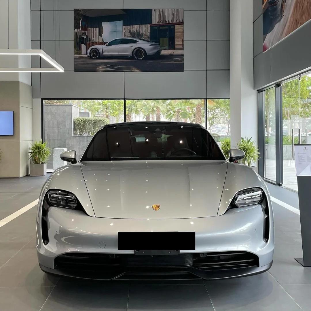 Gloss Dolomite Grey Car Vinyl Wrap Porsche product image 3 - Veloro gloss vinyl wrap