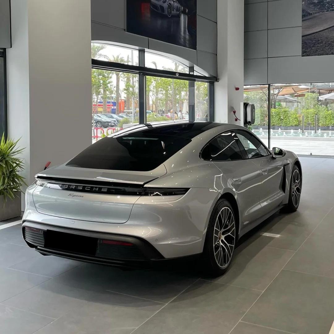 Gloss Dolomite Grey Car Vinyl Wrap Porsche product image 7 - Veloro gloss vinyl wrap
