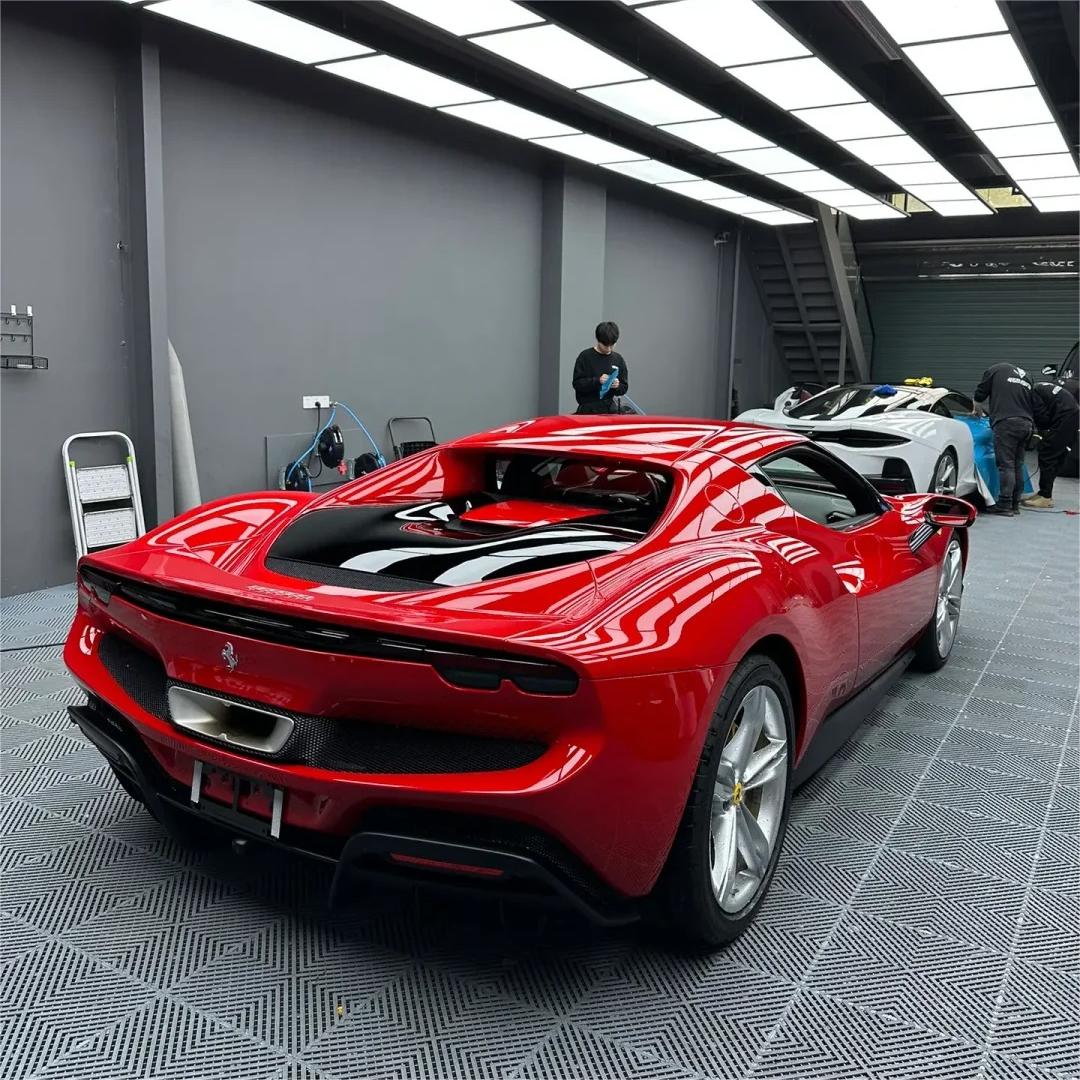 Gloss Ferrari Red Car Vinyl Wrap PET product image 4 - Veloro gloss vinyl wrap