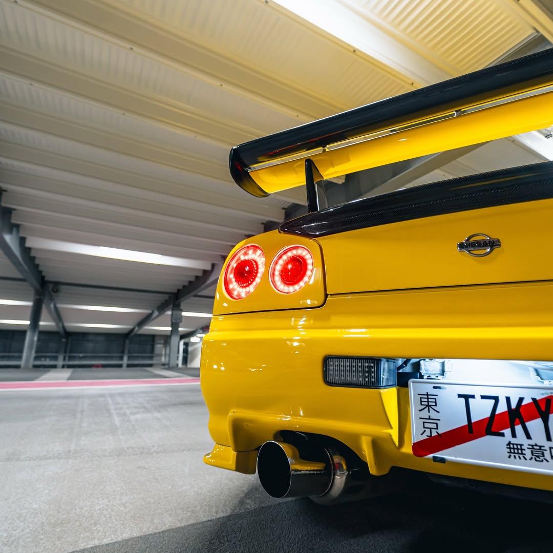Gloss Light Sunflower Yellow Car Vinyl Wrap PET product image 11 - Veloro gloss vinyl wrap