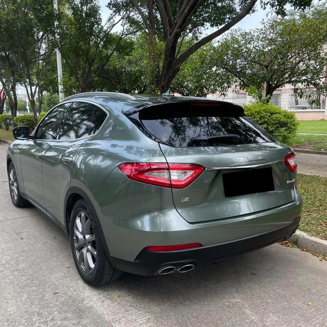 Gloss Metallic Arctic Green Car Vinyl Wrap product image 8 - Veloro metallic vinyl wrap