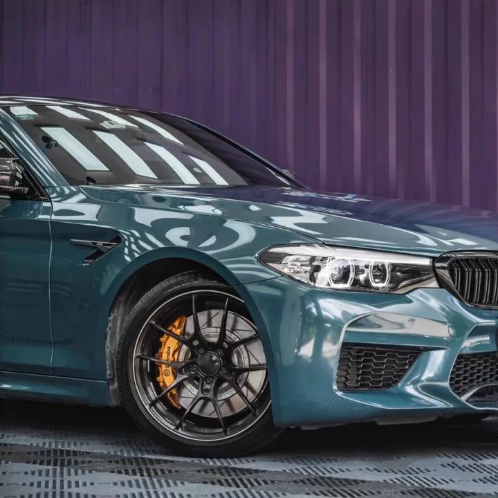 Gloss Metallic Cerulean Green Car Vinyl Wrap BMW product image 8 - Veloro metallic vinyl wrap