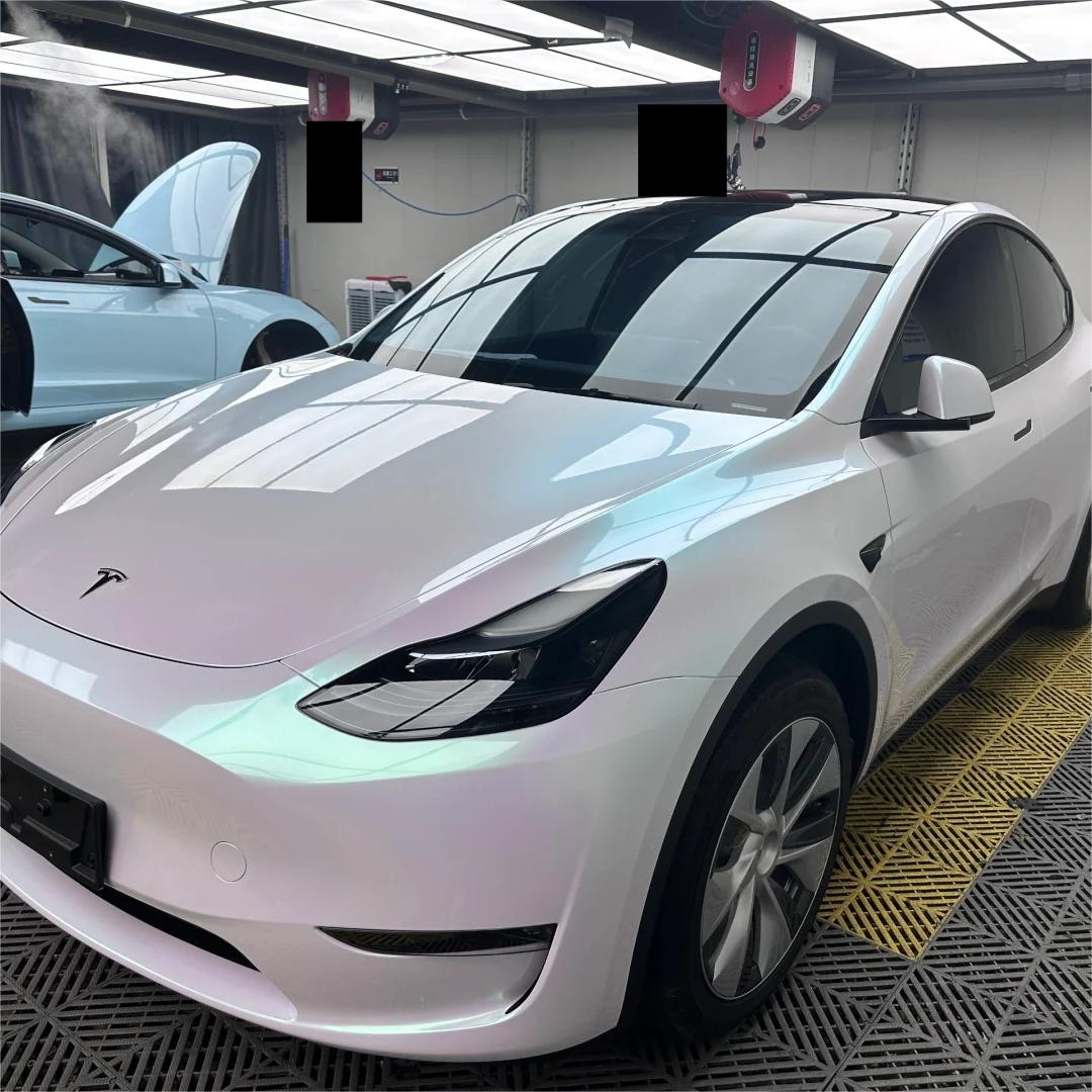 Gloss Metallic Chameleon Aurora White Car Vinyl Wrap Sale product image 3 - Veloro color shift vinyl wrap