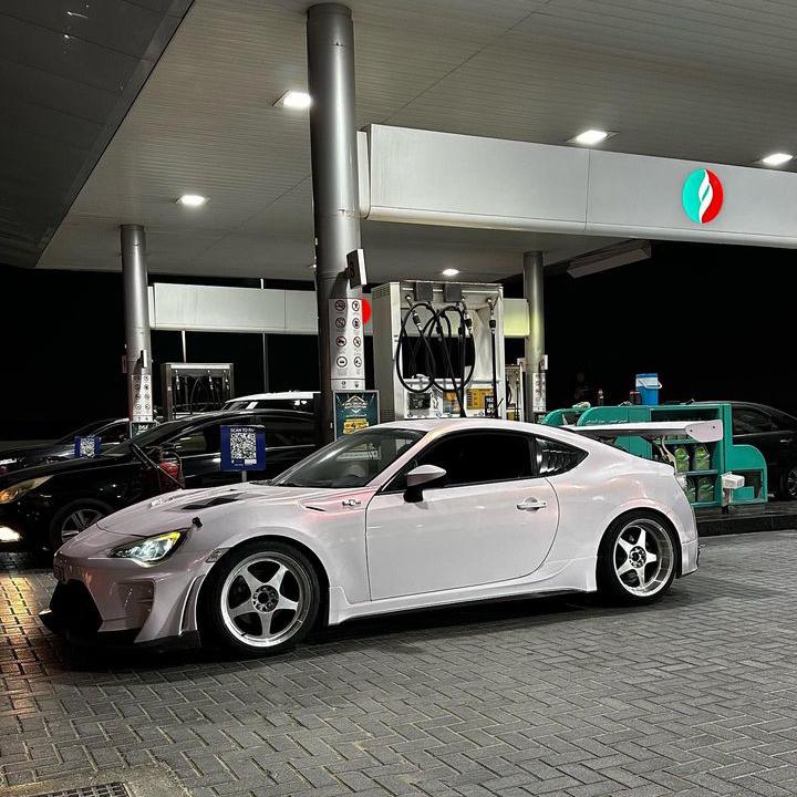 Gloss Metallic Chameleon Diamond Pollen Pink White Car Vinyl Wrap PET product image 2 - Veloro color shift vinyl wrap