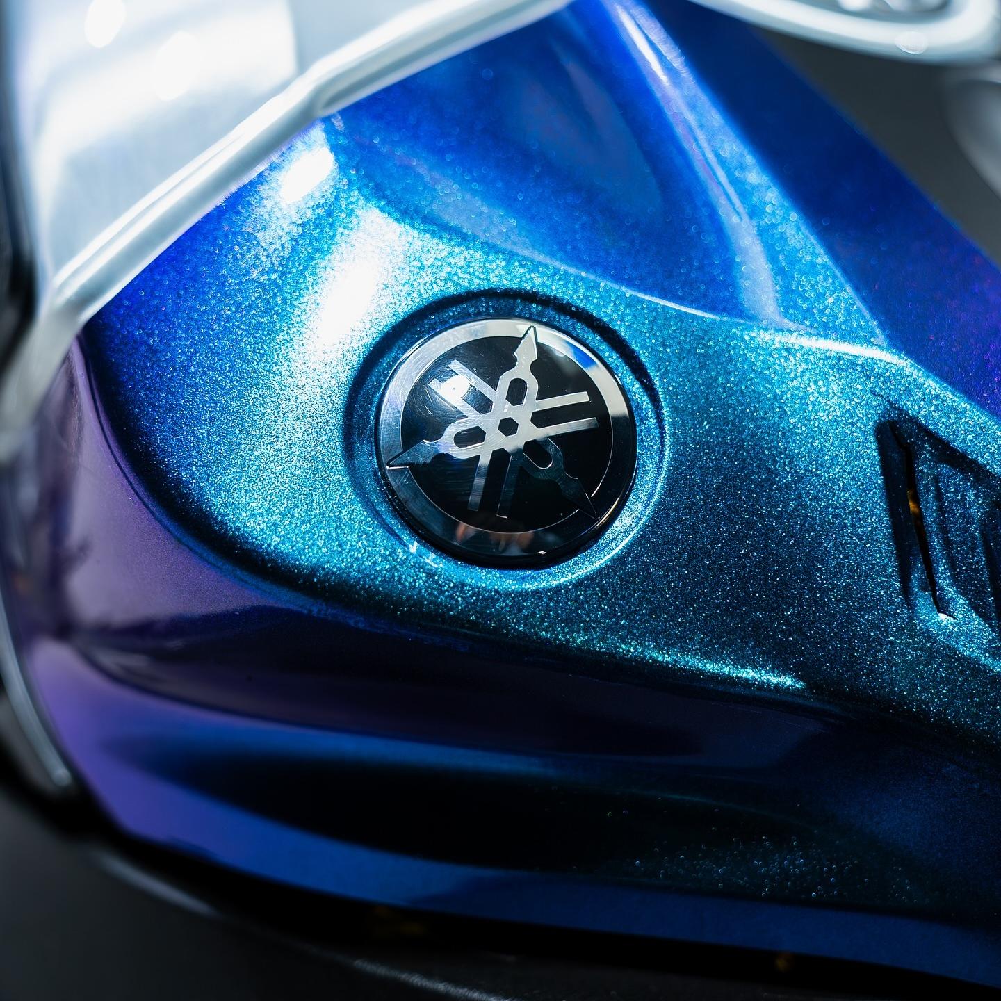 Gloss Metallic Chameleon Diamond Purple Blue Car Vinyl Wrap product image 6 - Veloro color shift vinyl wrap