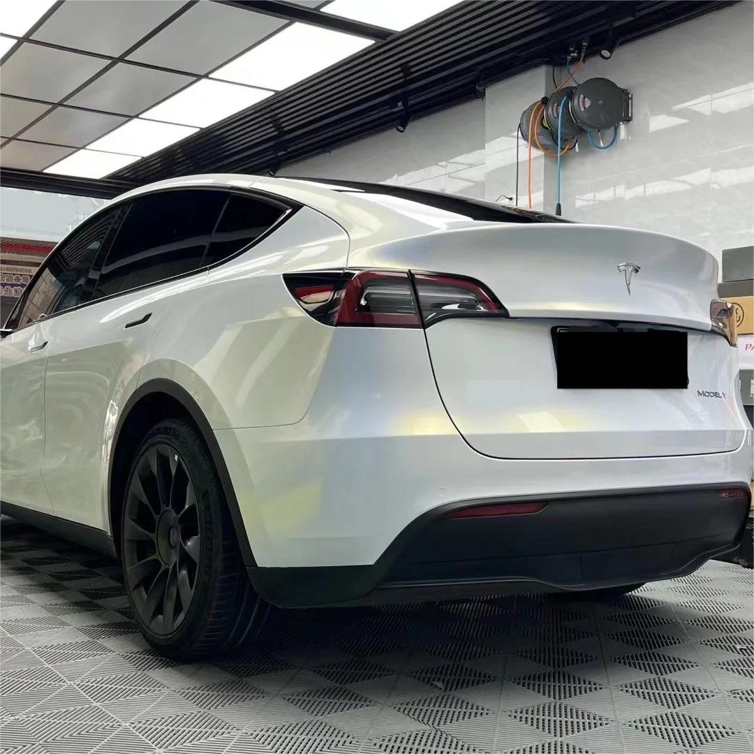 Gloss Metallic Chameleon Gold White Car Vinyl Wrap Audi PET product image 11 - Veloro color shift vinyl wrap