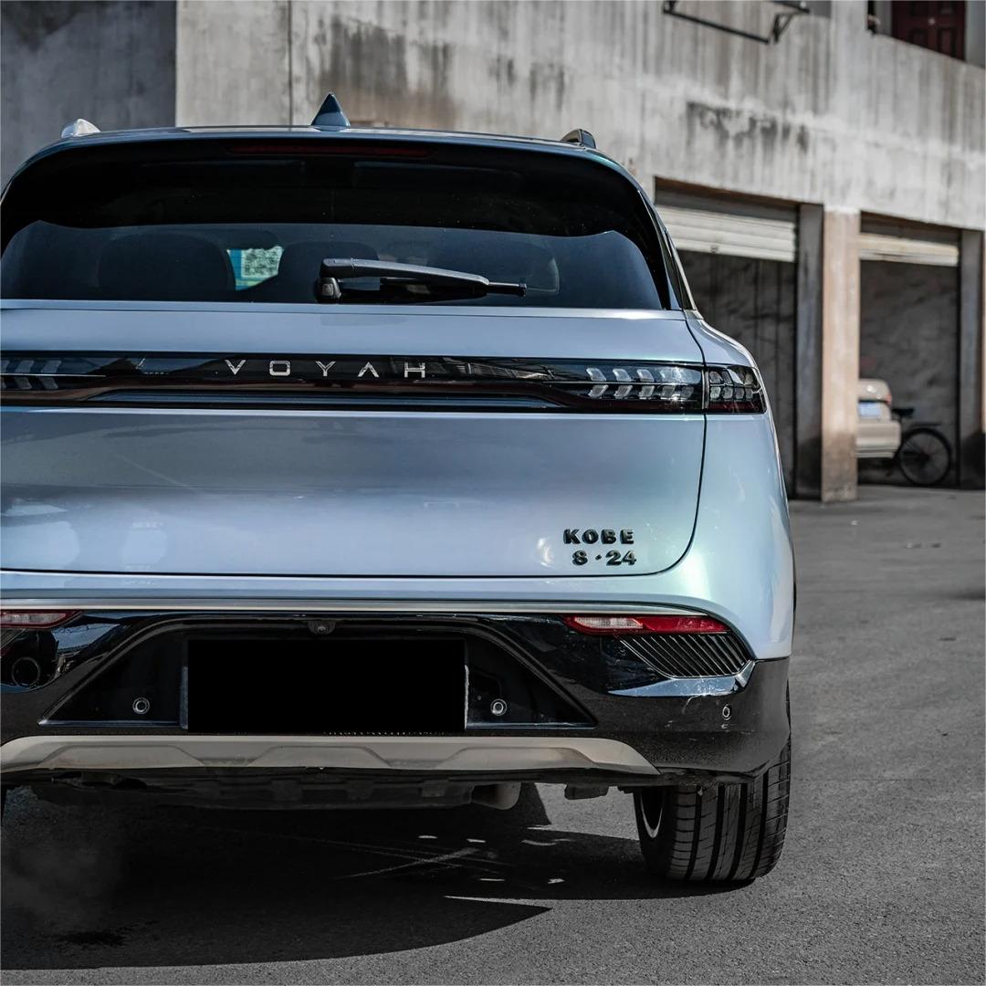 Gloss Metallic Chameleon Green Blue Car Vinyl Wrap product image 8 - Veloro color shift vinyl wrap