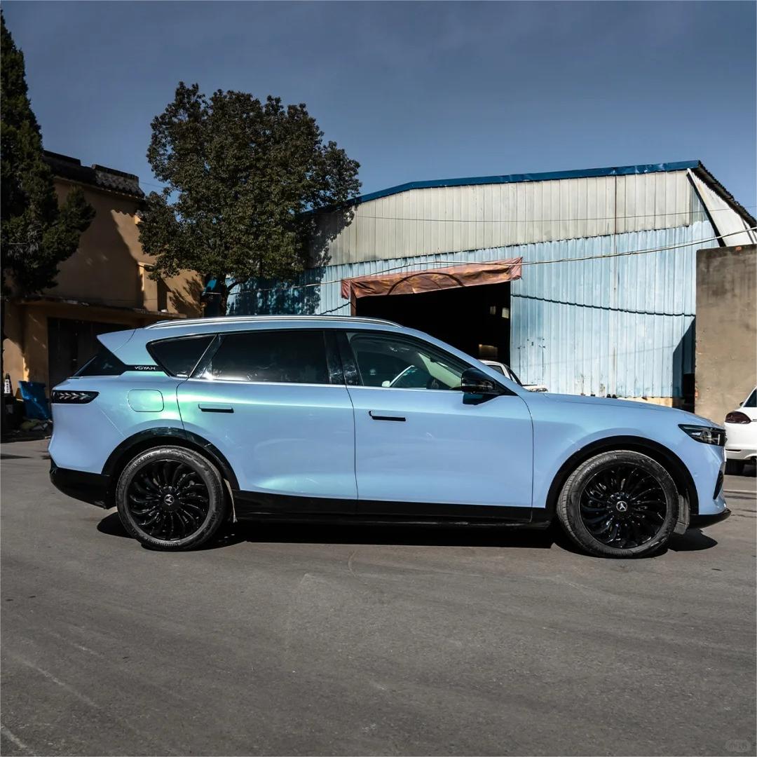 Gloss Metallic Chameleon Green Blue Car Vinyl Wrap product image 4 - Veloro color shift vinyl wrap