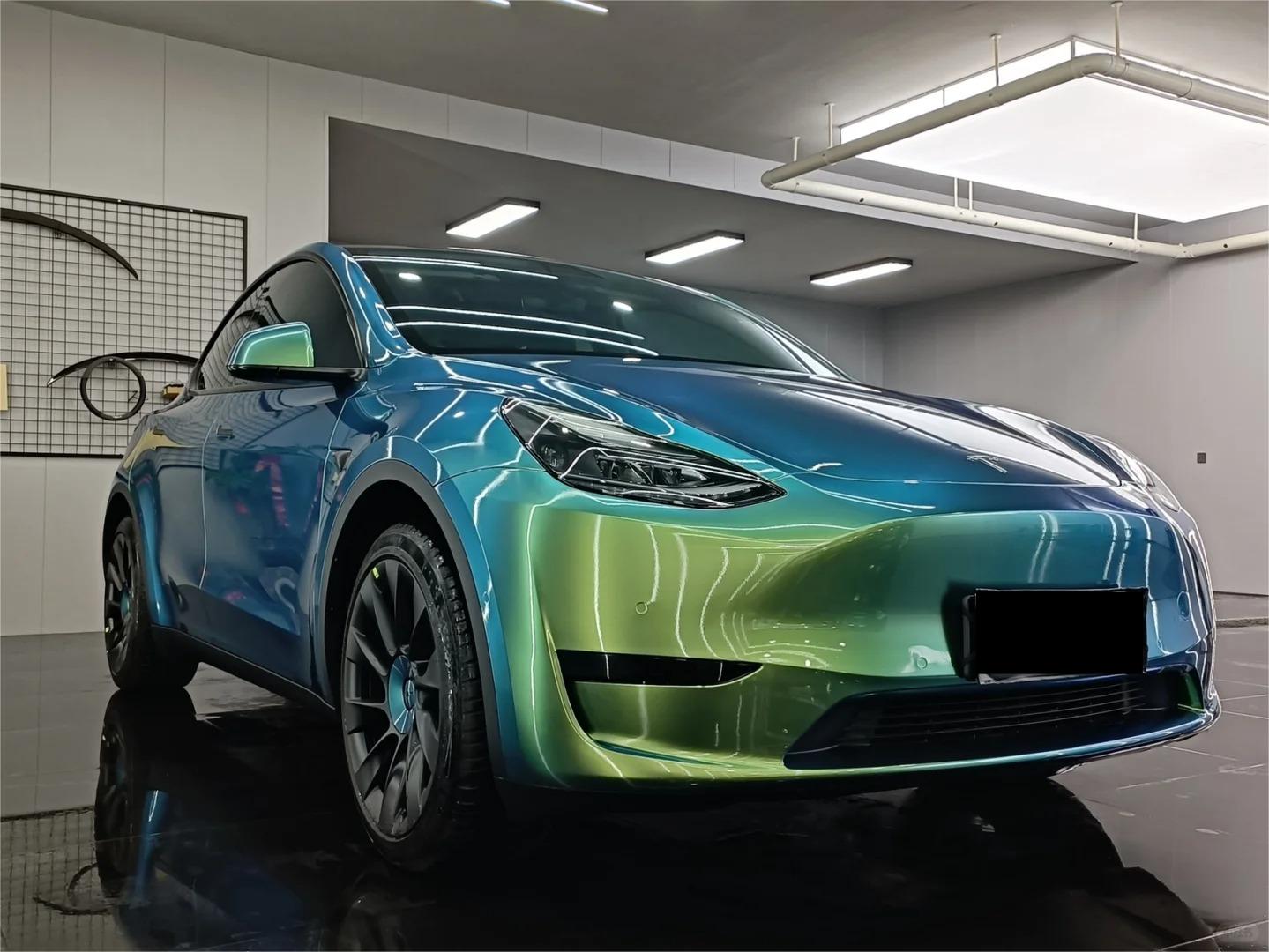 Gloss Metallic Chameleon Green Car Vinyl Wrap product image 8 - Veloro color shift vinyl wrap
