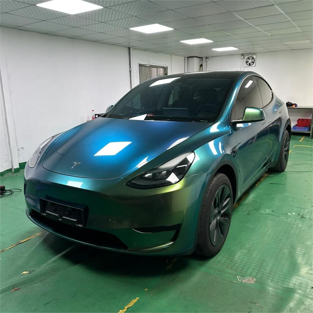 Gloss Metallic Chameleon Green Car Vinyl Wrap product image 3 - Veloro color shift vinyl wrap