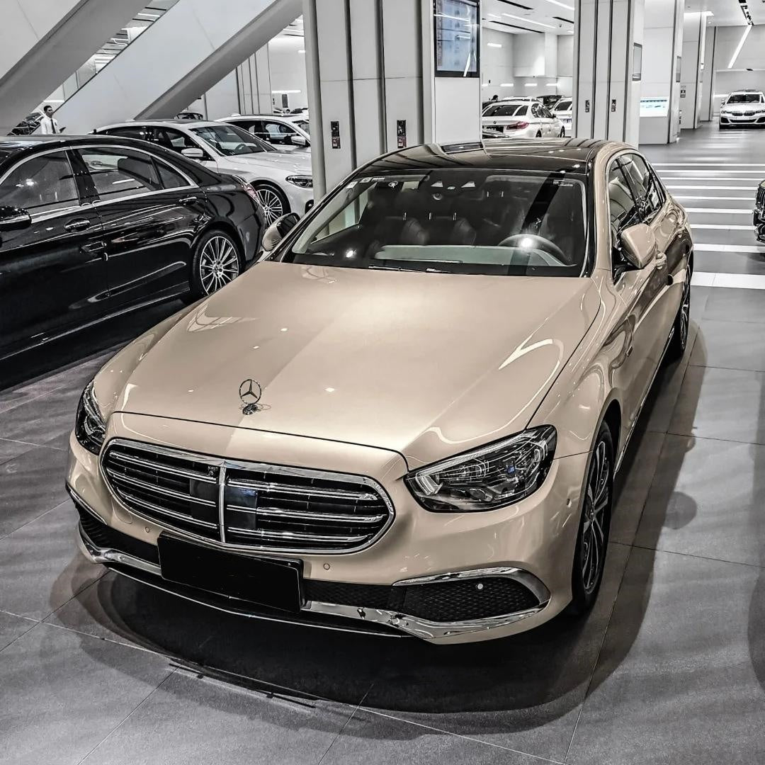 Gloss Metallic Champagne Gold Car Vinyl Wrap PET product image 3 - Veloro metallic vinyl wrap