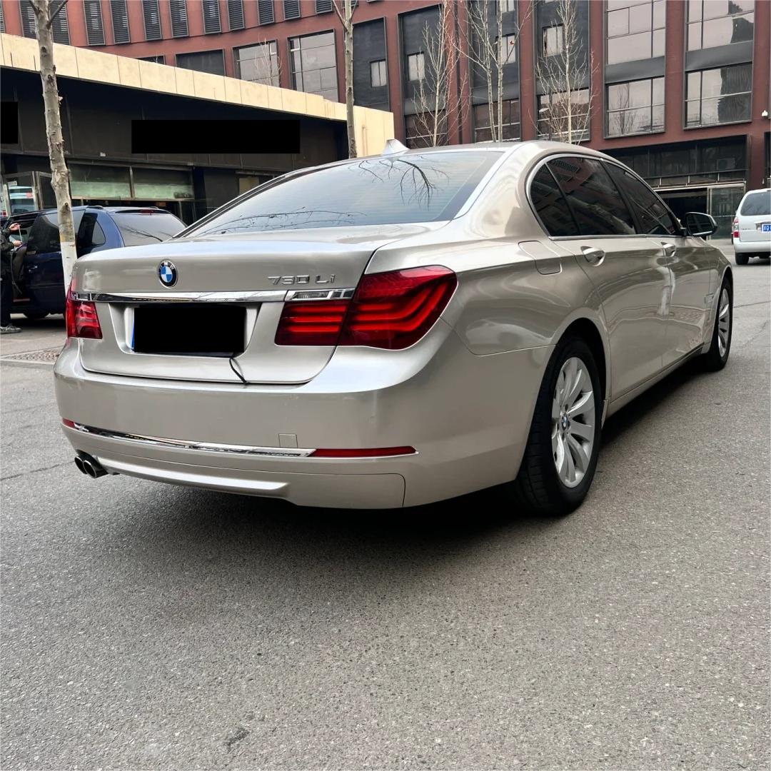 Gloss Metallic Champagne Light Gold Car Vinyl Wrap PET product image 9 - Veloro metallic vinyl wrap