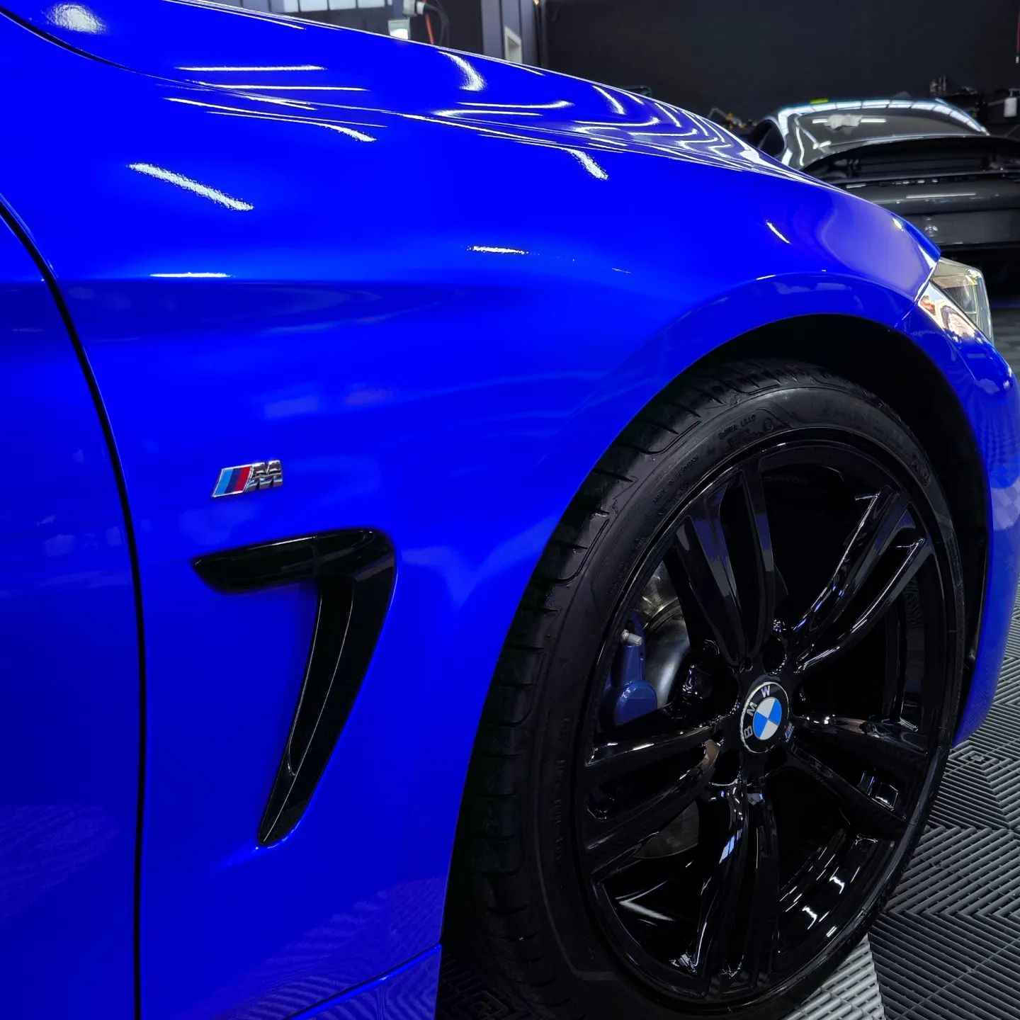 Gloss Metallic Deep Blue Car Vinyl Wrap PET product image 9 - Veloro metallic vinyl wrap