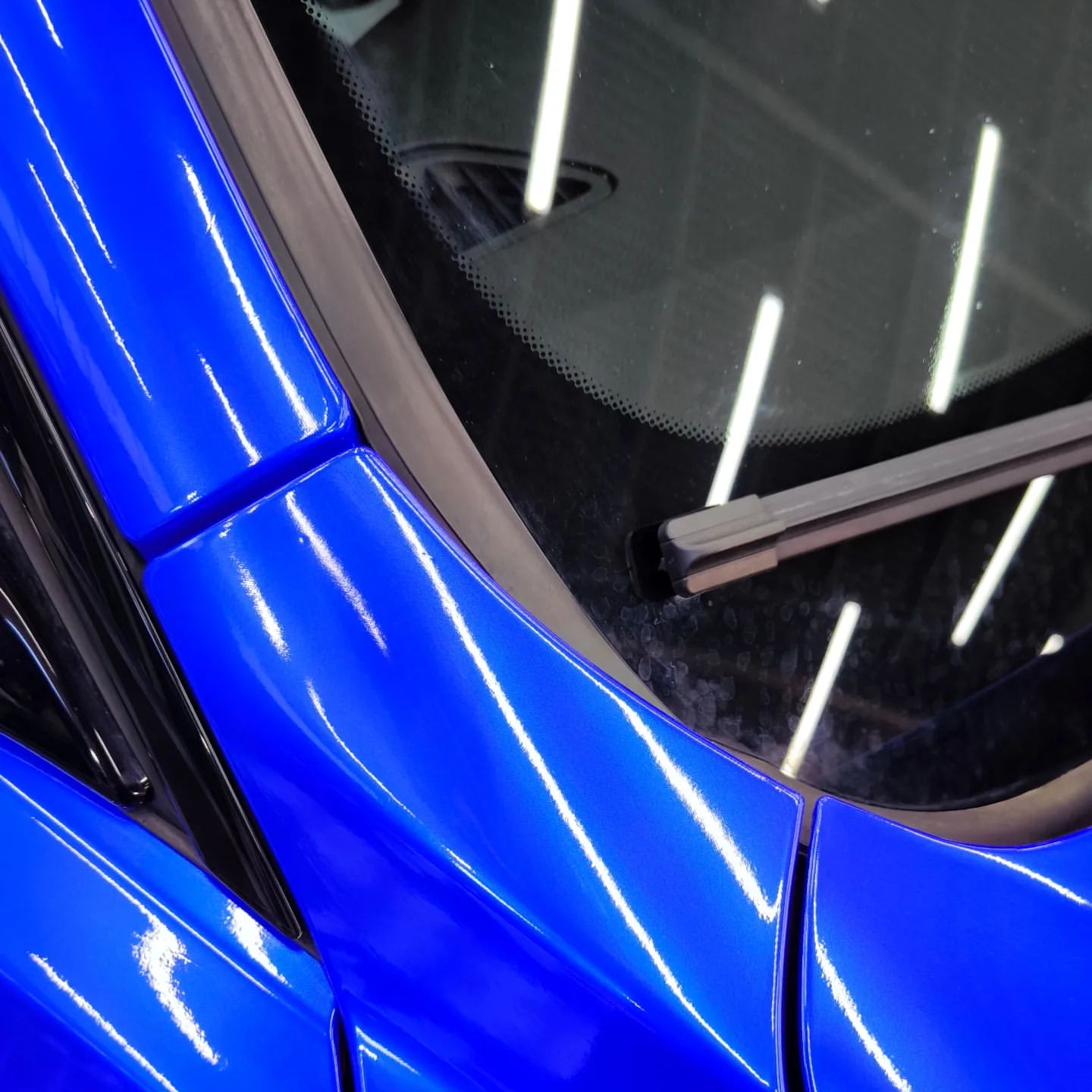 Gloss Metallic Deep Blue Car Vinyl Wrap PET product image 14 - Veloro metallic vinyl wrap
