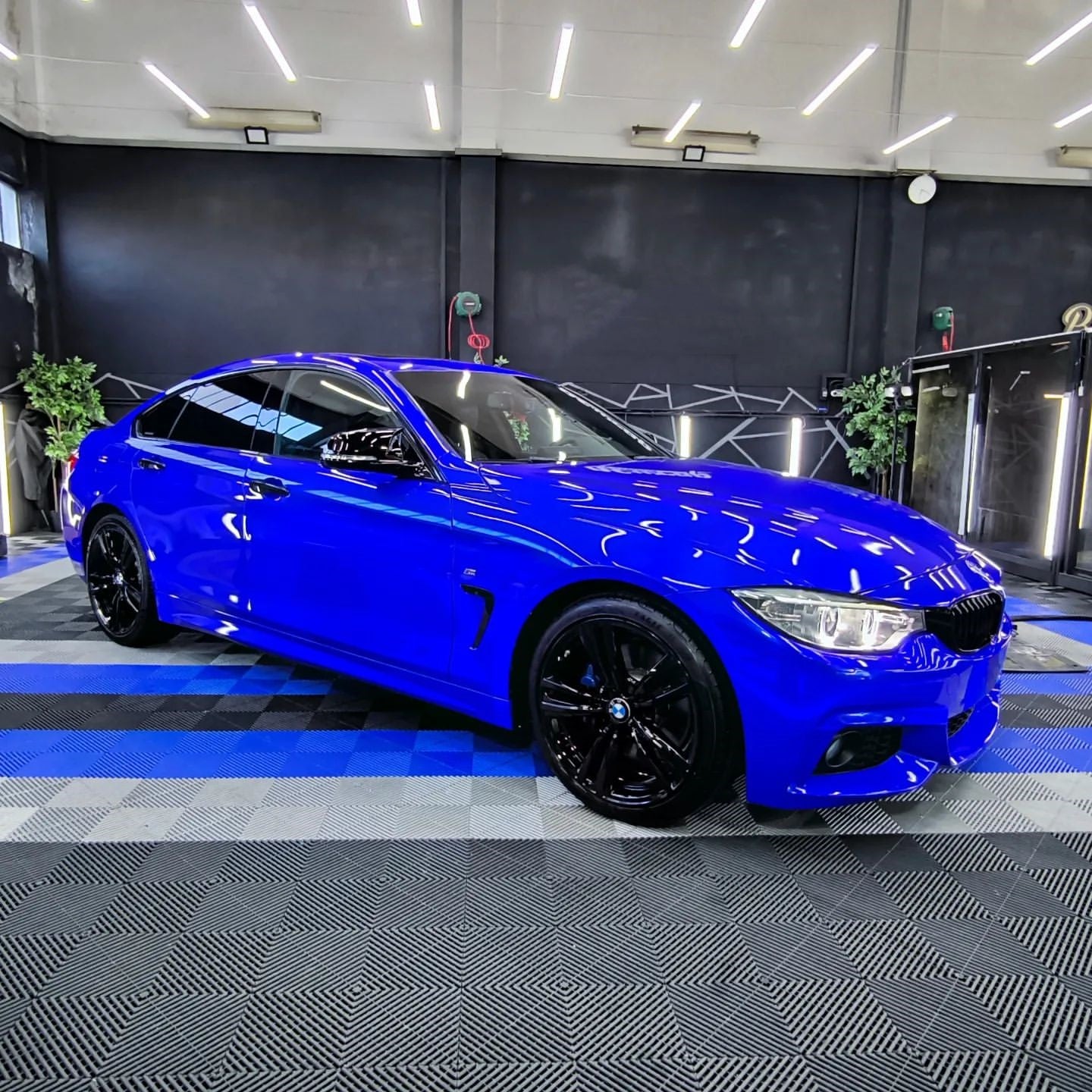 Gloss Metallic Deep Blue Car Vinyl Wrap PET product image 5 - Veloro metallic vinyl wrap