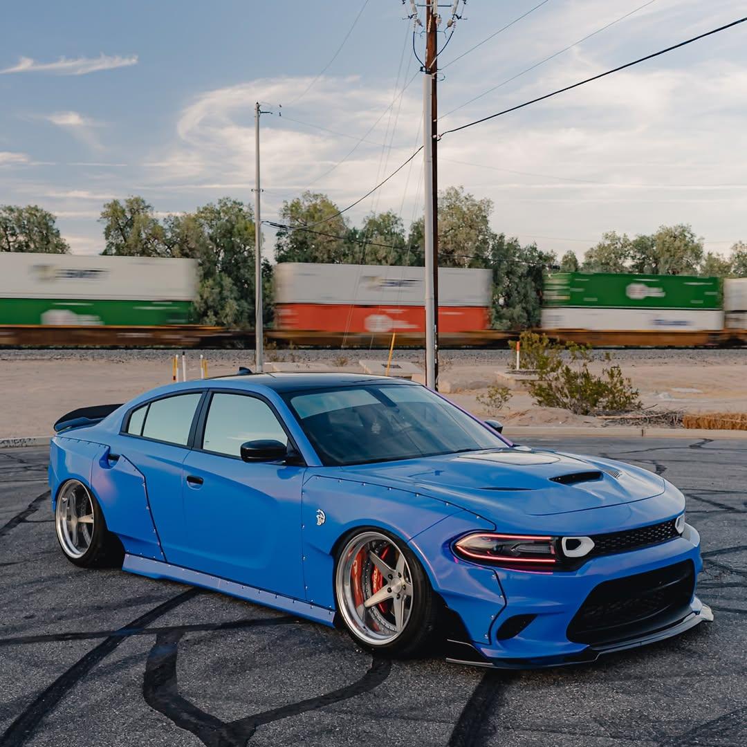 Gloss Metallic Diamond Blue Red Car Vinyl Wrap product image 7 - Veloro metallic vinyl wrap
