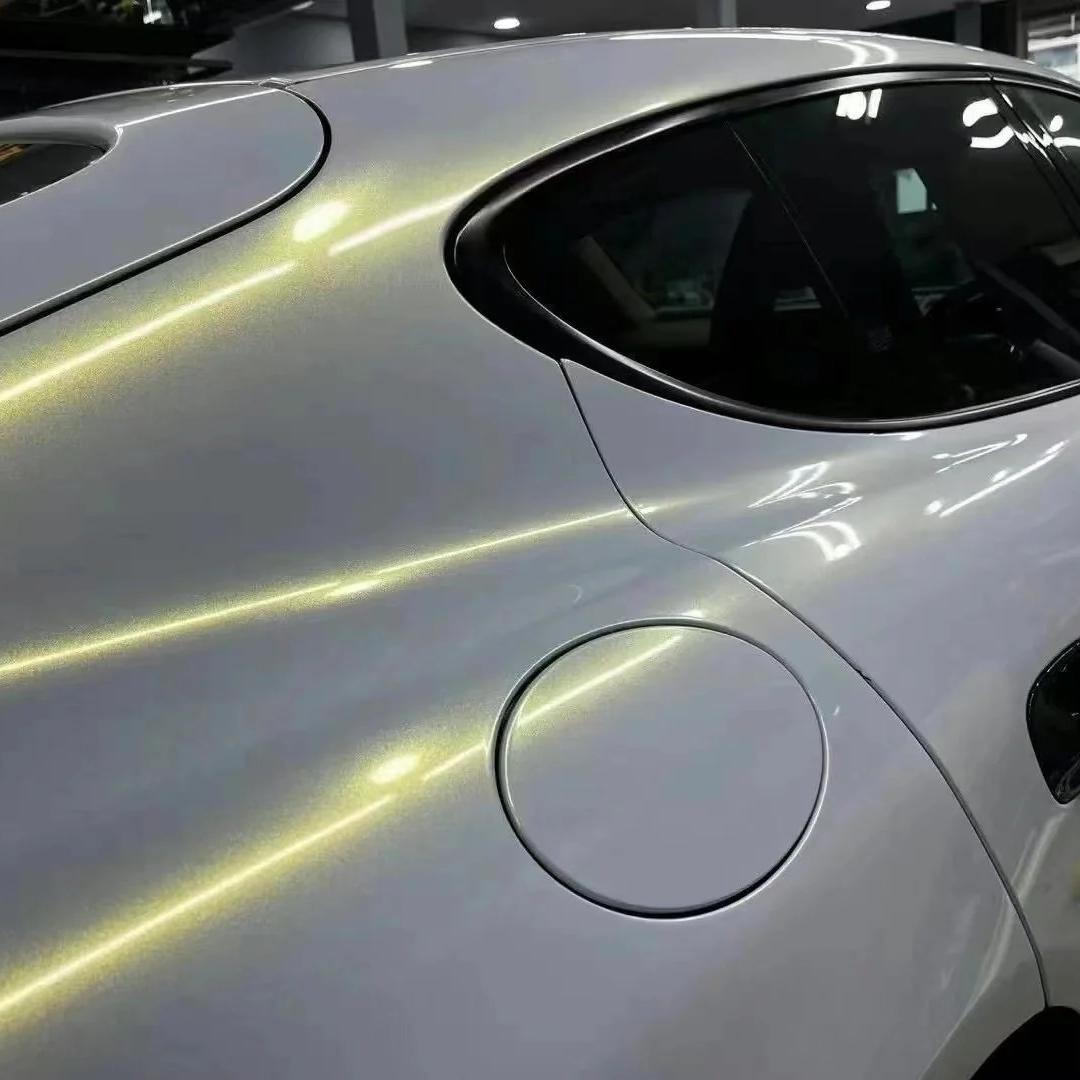 Gloss Metallic Diamond Chameleon Gold White Car Vinyl Wrap product image 7 - Veloro color shift vinyl wrap