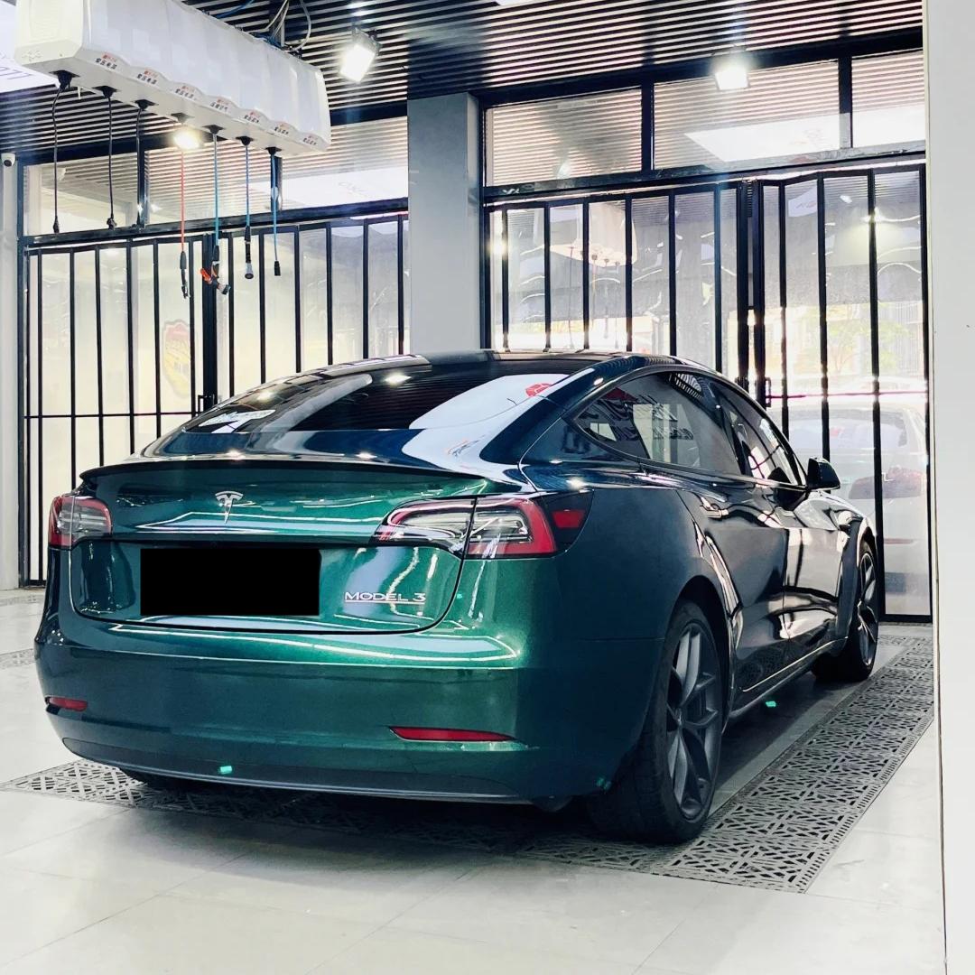 Gloss Metallic Diamond Emerald Green Car Vinyl Wrap product image 3 - Veloro metallic vinyl wrap