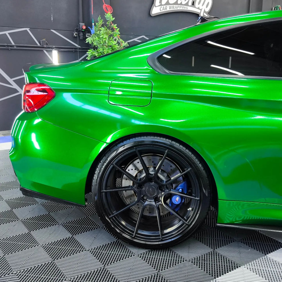 Gloss Metallic Diamond Lizard Green Car Vinyl Wrap product image 4 - Veloro metallic vinyl wrap