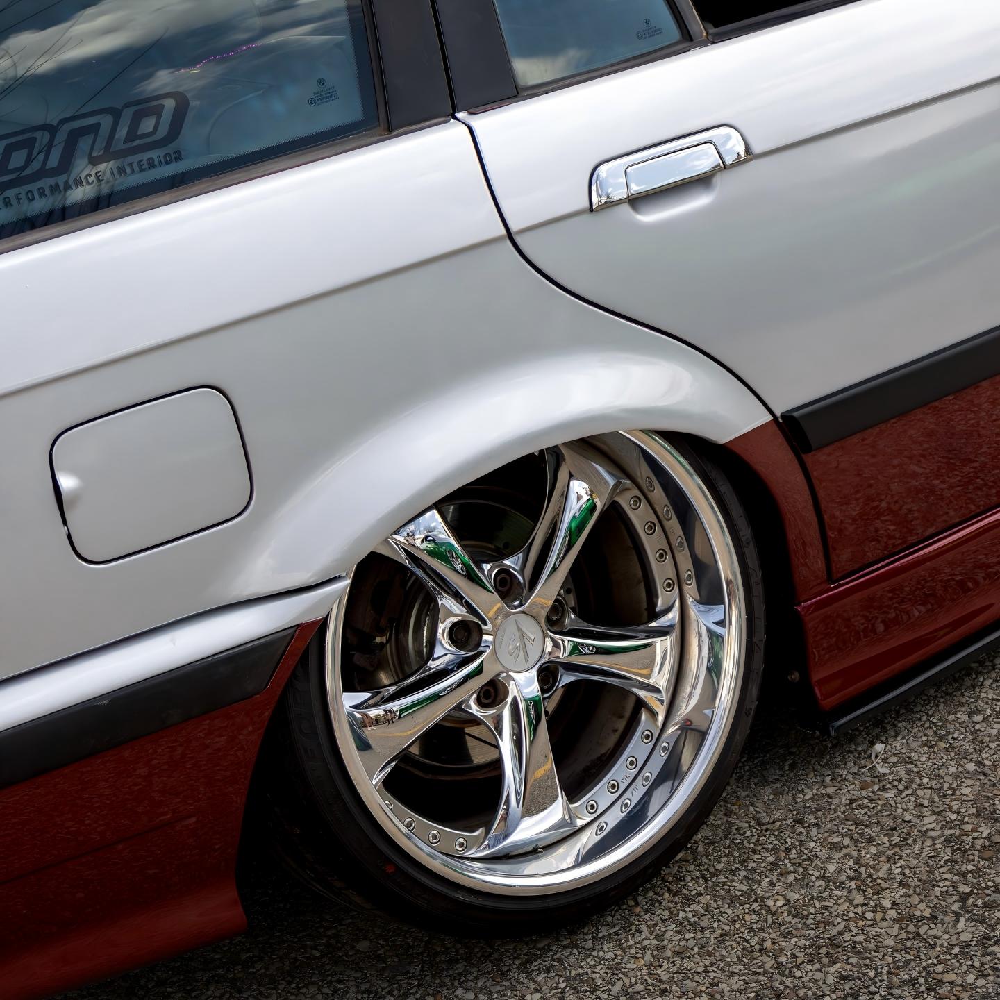 Gloss Metallic Diamond Silver Car Vinyl Wrap product image 4 - Veloro metallic vinyl wrap