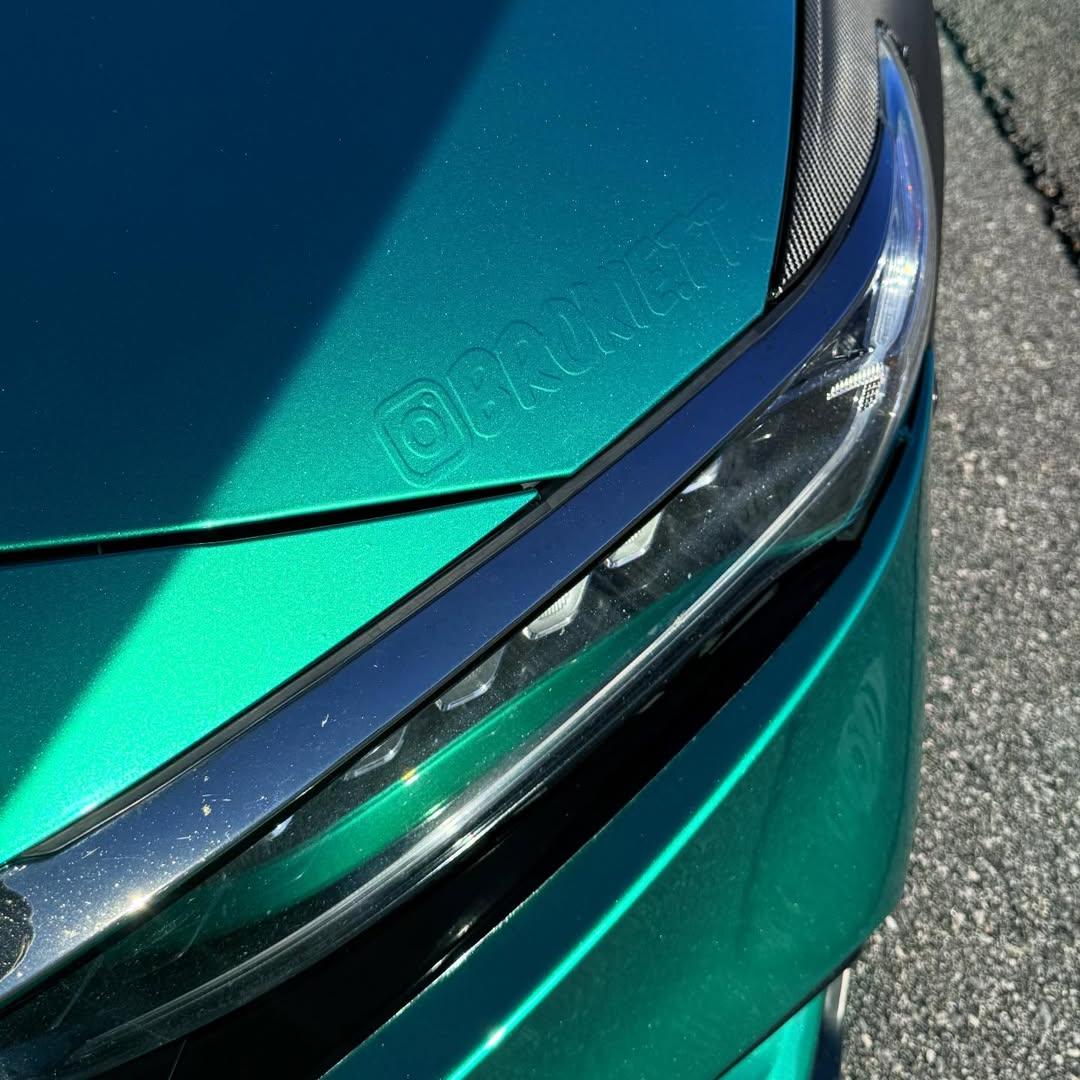 Gloss Metallic Emerald Green Car Wrap Vinyl PET product image 8 - Veloro metallic vinyl wrap