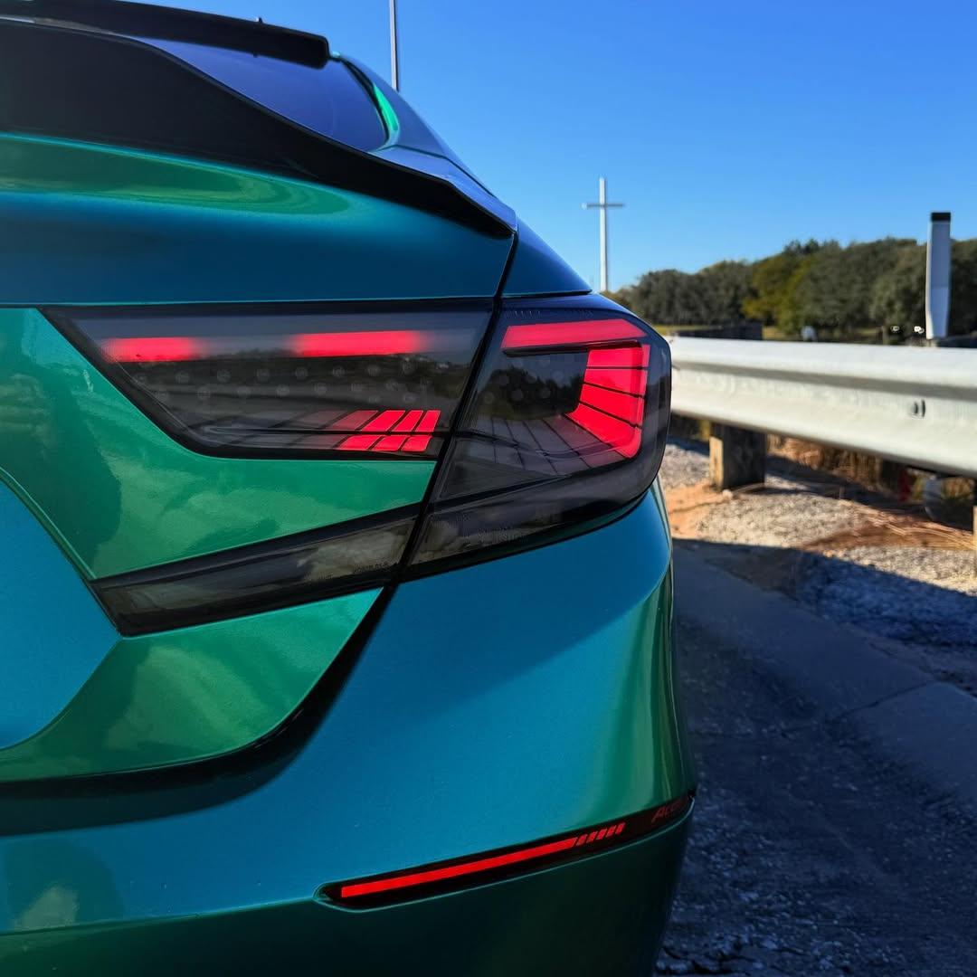 Gloss Metallic Emerald Green Car Wrap Vinyl PET product image 6 - Veloro metallic vinyl wrap