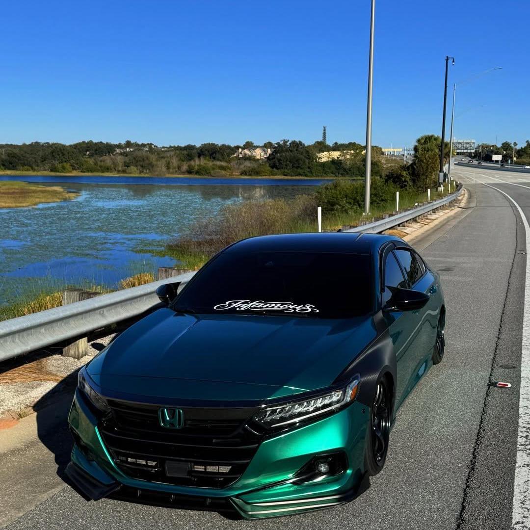 Gloss Metallic Emerald Green Car Wrap Vinyl PET product image 3 - Veloro metallic vinyl wrap