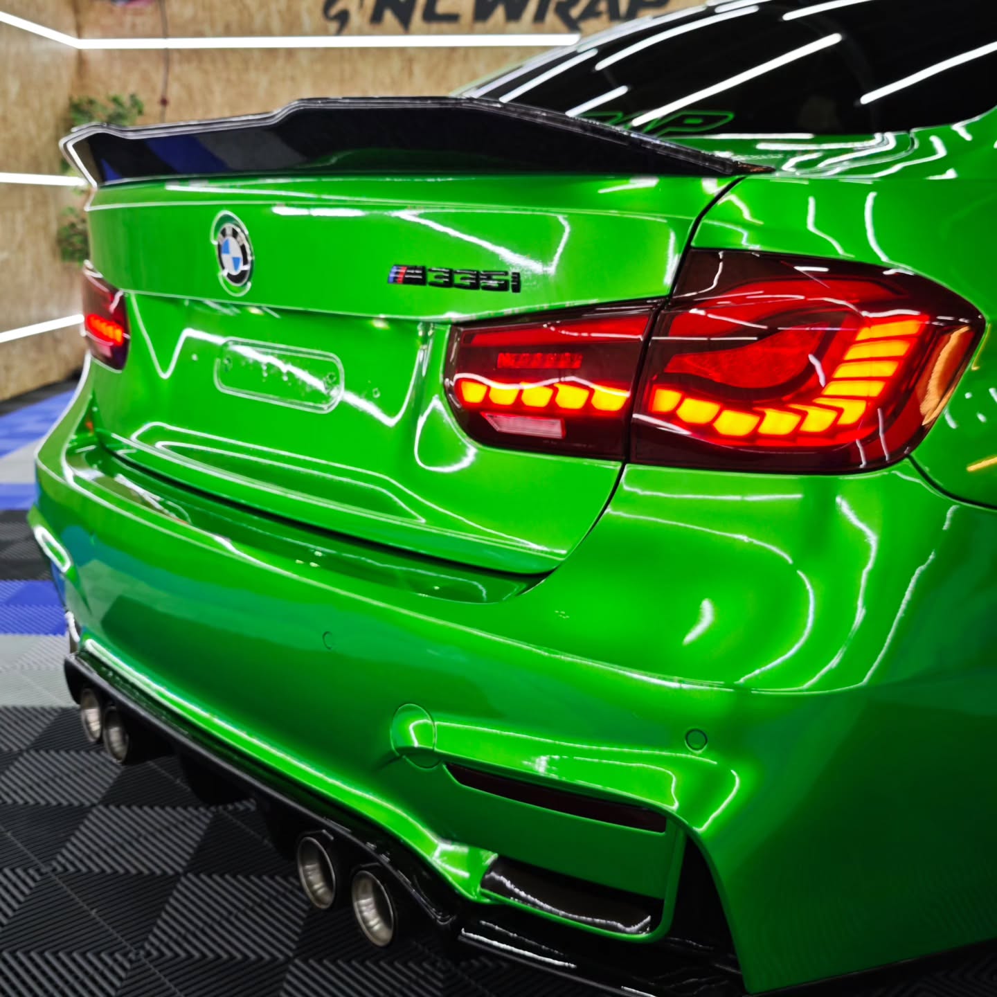Gloss Metallic Flame Green Car Vinyl Wrap PET product image 3 - Veloro metallic vinyl wrap