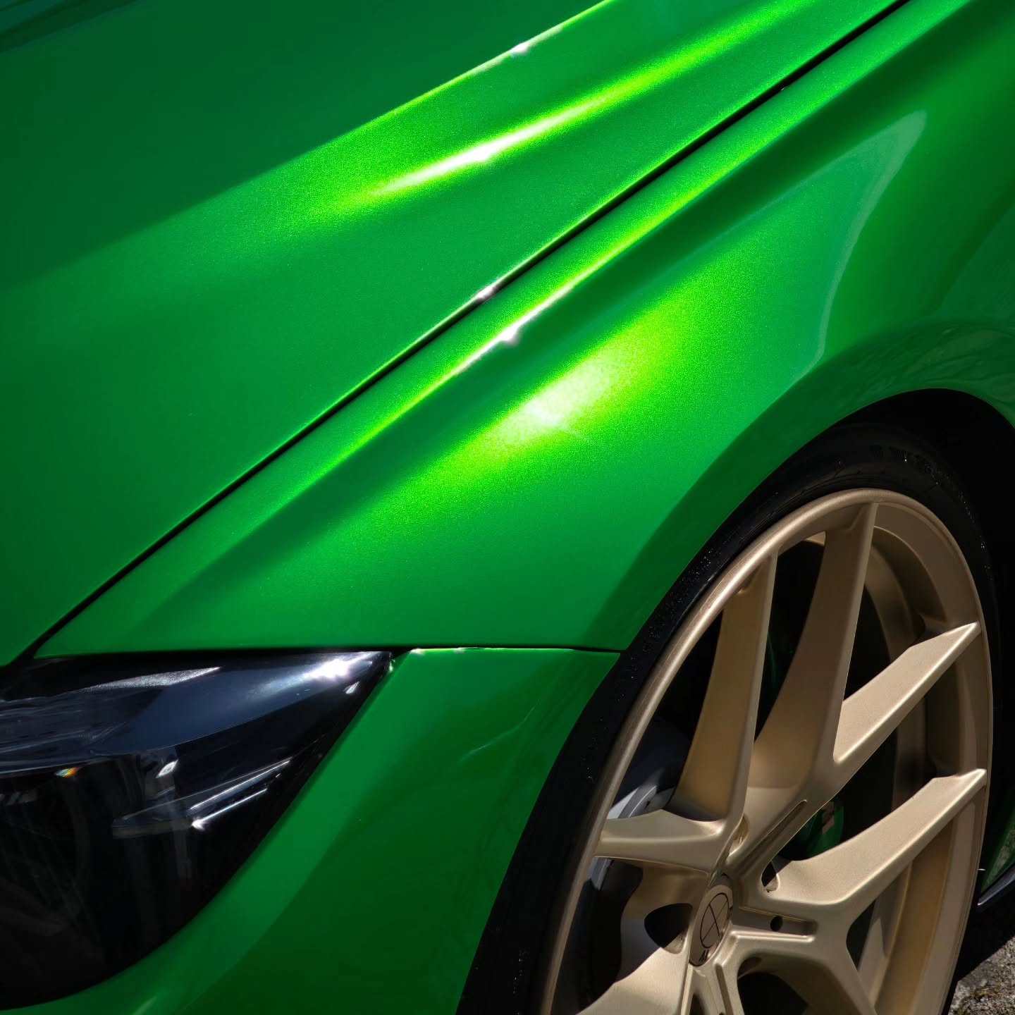 Gloss Metallic Flame Green Car Vinyl Wrap PET product image 7 - Veloro metallic vinyl wrap