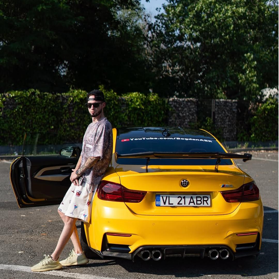 Gloss Metallic Golden Yellow Car Vinyl Wrap PET product image 9 - Veloro metallic vinyl wrap