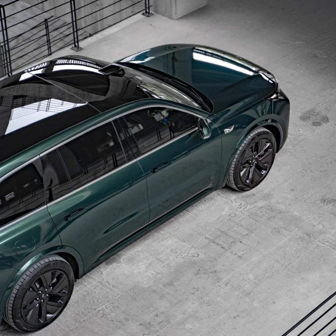 Gloss Metallic Ideal Dark Green Car Vinyl Wrap product image 4 - Veloro metallic vinyl wrap