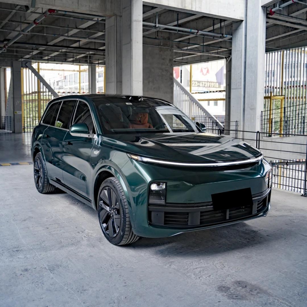 Gloss Metallic Ideal Dark Green Car Vinyl Wrap product image 5 - Veloro metallic vinyl wrap