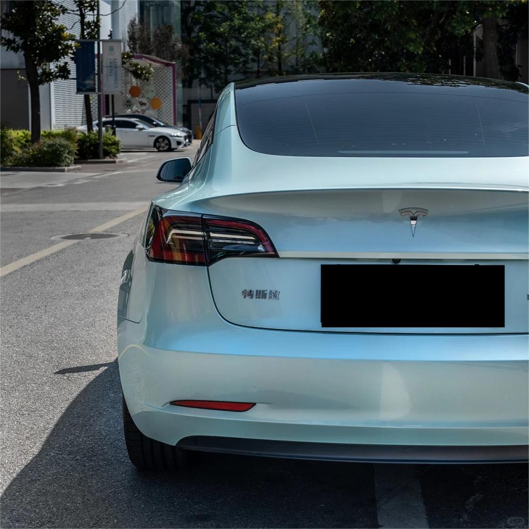 Gloss Metallic Jade Green Car Vinyl Wrap product image 9 - Veloro metallic vinyl wrap