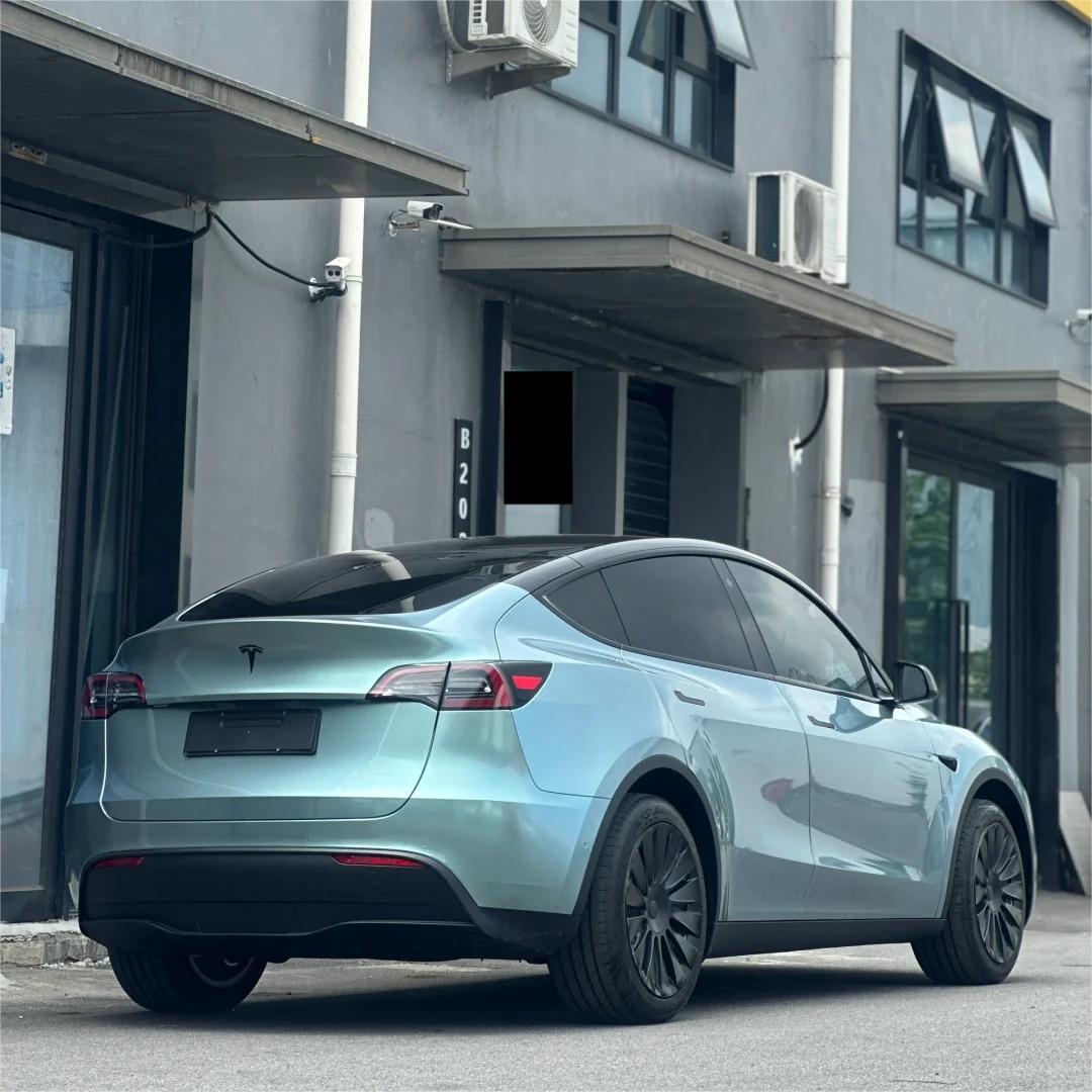 Gloss Metallic Light Steel Blue Car Vinyl Wrap product image 7 - Veloro metallic vinyl wrap
