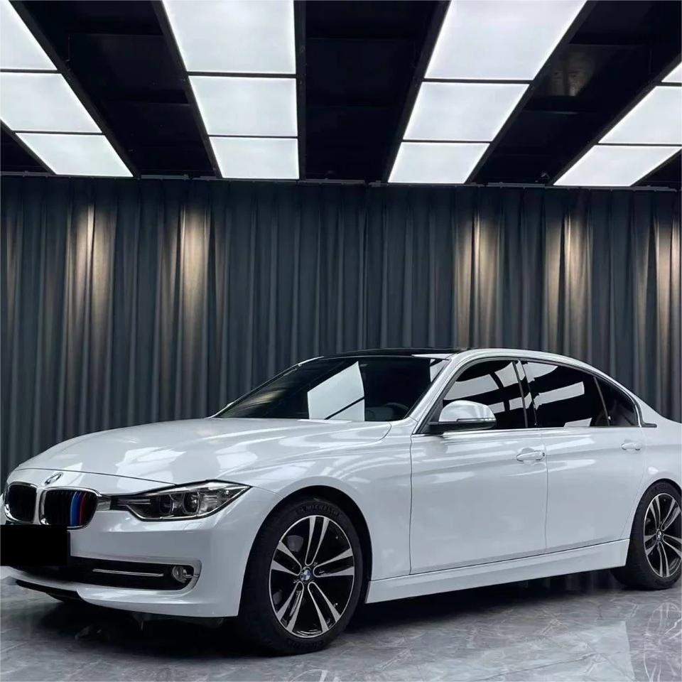 Gloss Metallic Pearl White Car Vinyl Wrap PET product image 3 - Veloro metallic vinyl wrap
