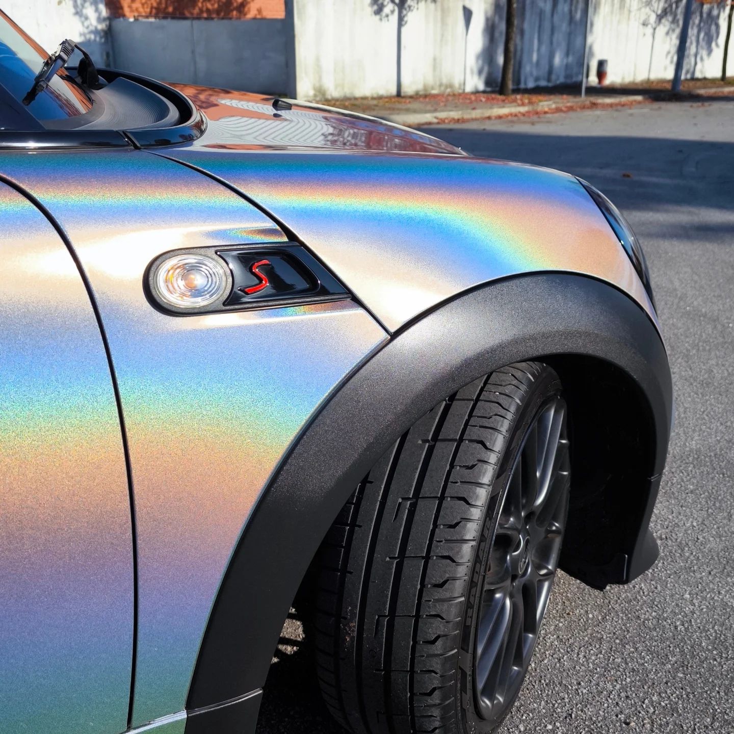 Gloss Metallic Rainbow Holographic Silver Car Vinyl Wrap PET product image 5 - Veloro metallic vinyl wrap