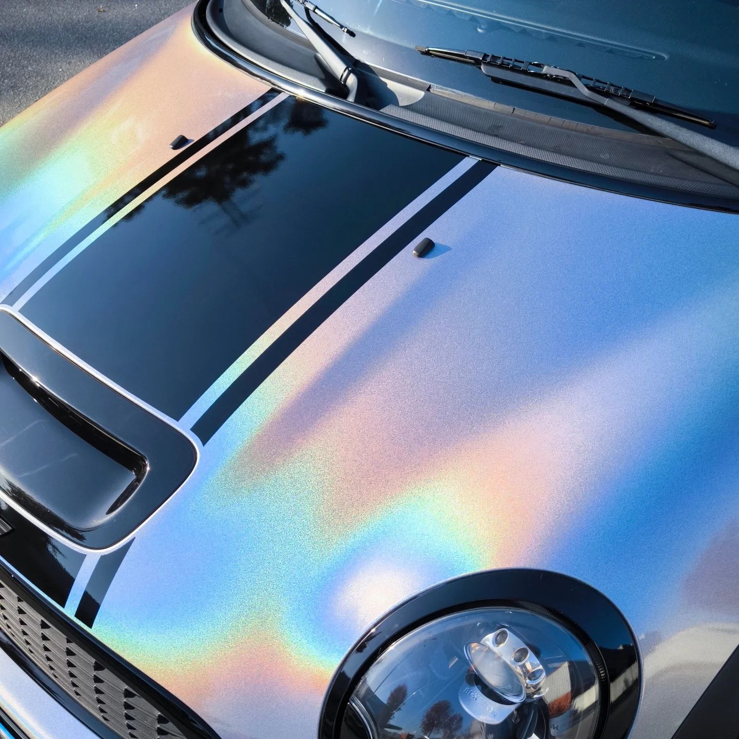 Gloss Metallic Rainbow Holographic Silver Car Vinyl Wrap PET product image 7 - Veloro metallic vinyl wrap